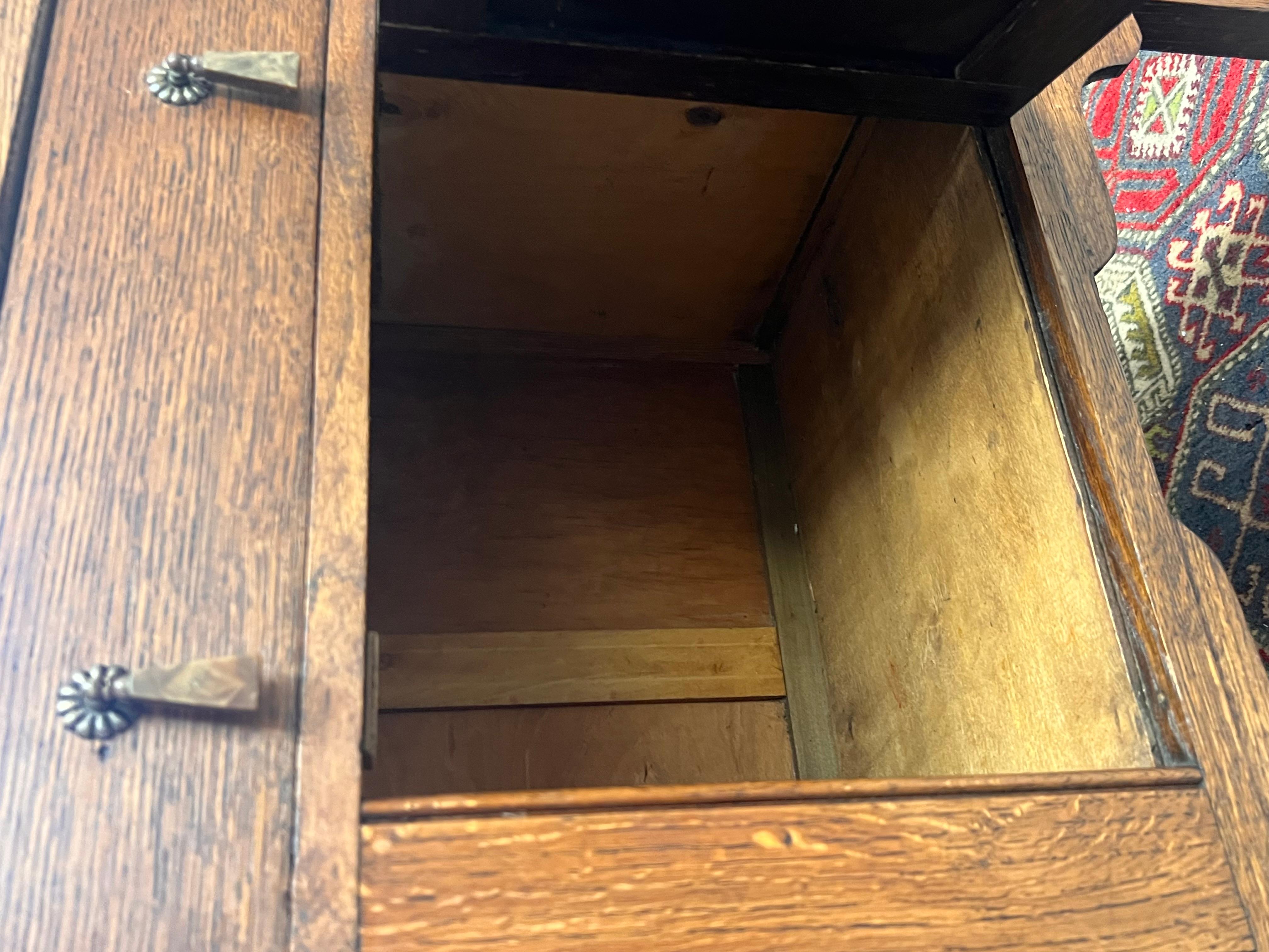 Vintage English Oak Wood Cabinet with Arts and Crafts and Mission Design Element For Sale 5