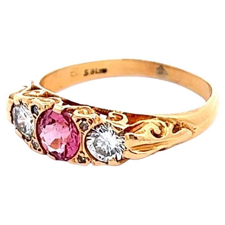 Vintage English Pink Tourmaline Diamond 18 Karat Yellow Gold Three Stone Ring In Excellent Condition In Beverly Hills, CA