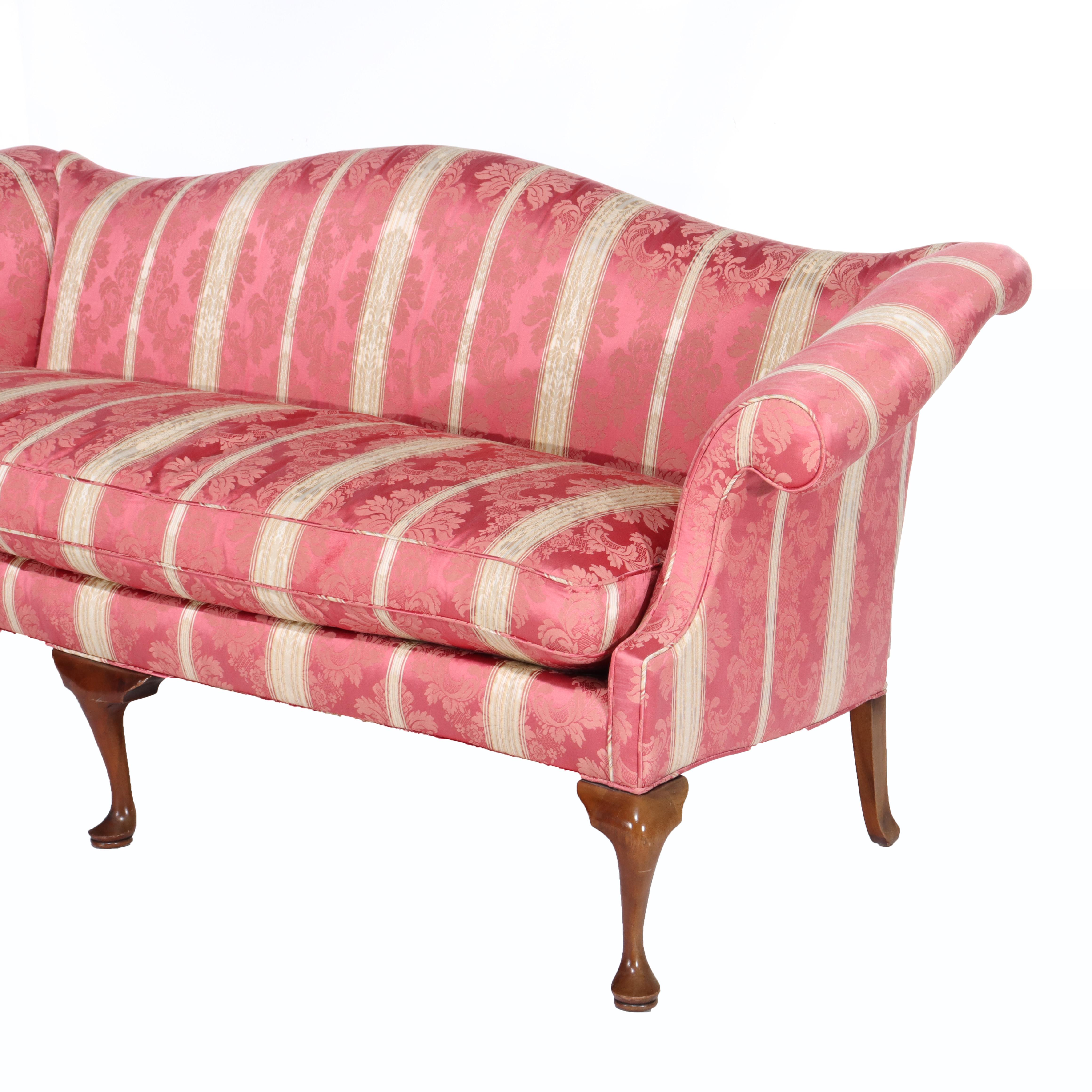 Vintage Inglés Queen Anne Camel Back Sofá 20thC siglo XX en venta