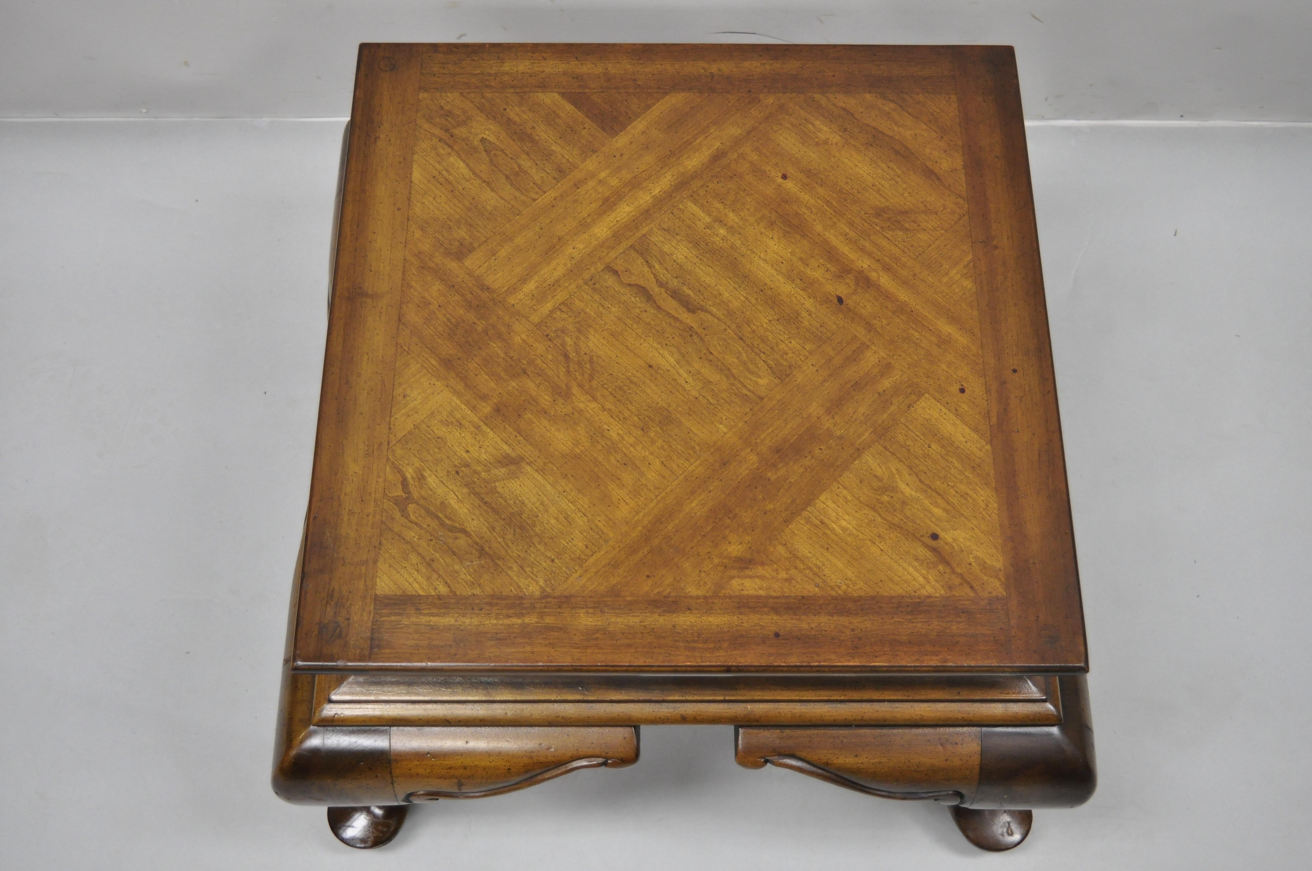 Vintage English Queen Anne Low Parquetry Inlay Pedestal Stand Side Table In Good Condition In Philadelphia, PA