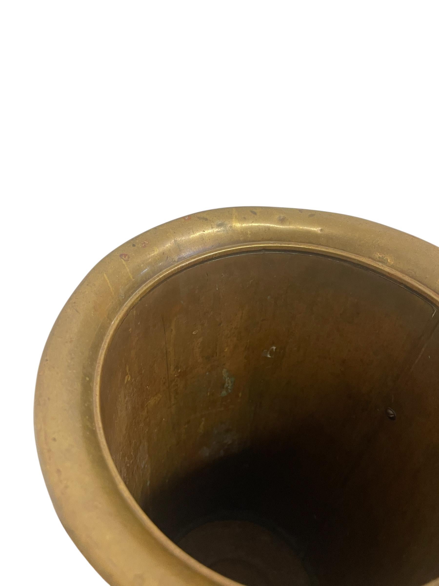 Vintage English Regency Brass Finished Lion-head Entryway Umbrella Stand For Sale 4