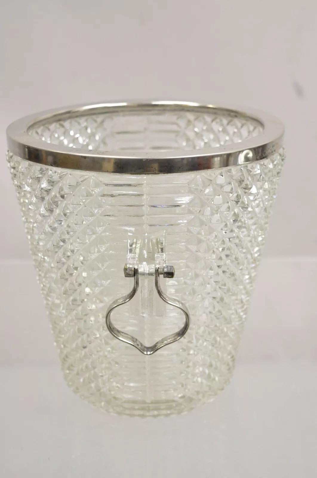 Vintage English Regency Crystal Glass Silver Plated Champagne Chiller Ice Bucket. Circa Mitte des 20. Jahrhunderts. Abmessungen: 8