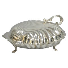 Piatto da portata vintage inglese Regency placcato in argento con guscio di vongola incernierato
