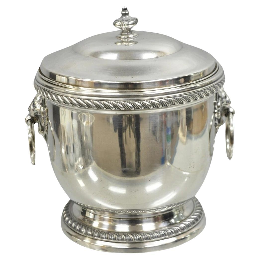 Cubitera con tapa y cabeza de león chapada en plata de la época inglesa de Poole