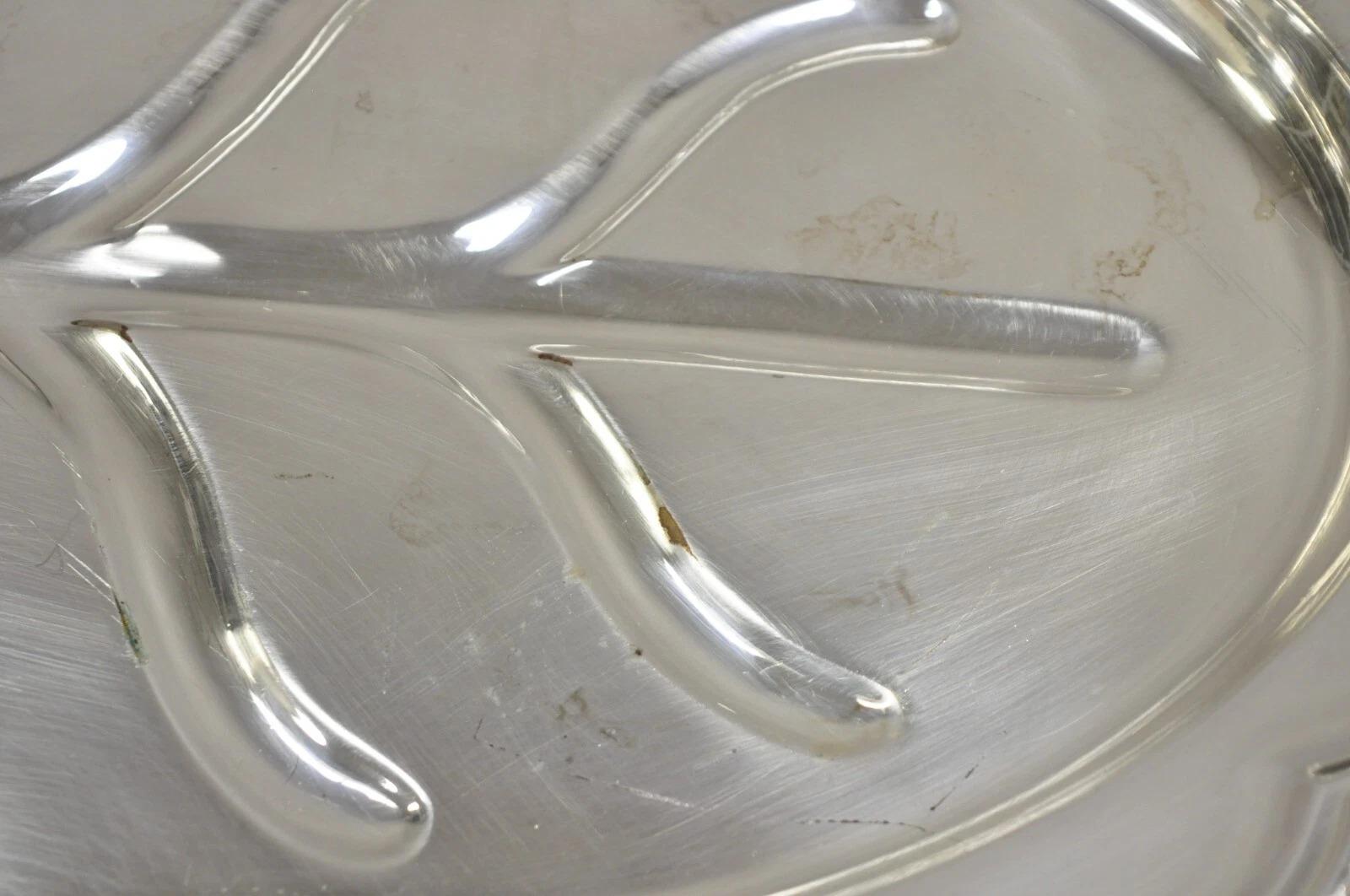 20ième siècle Plateau de service de style English Regency ovale plaqué argent en vente
