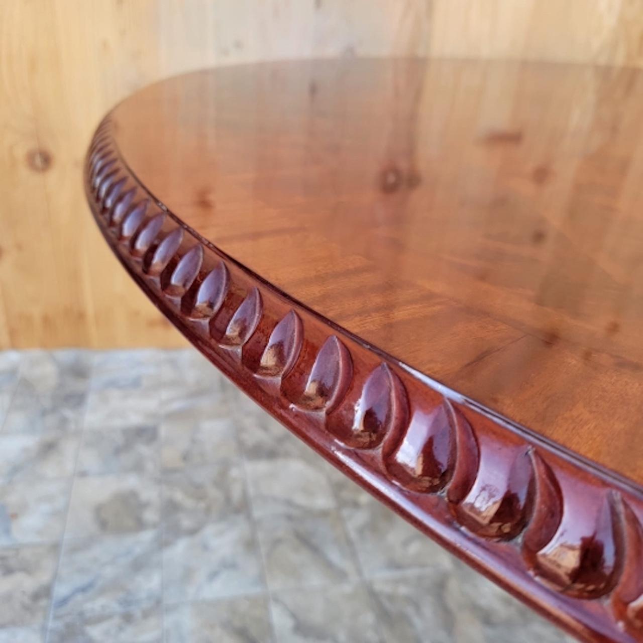 Regency Tavolo da pranzo con piedistallo a gabbia d'uccello in stile reggenza inglese, con bordo tornito. in vendita