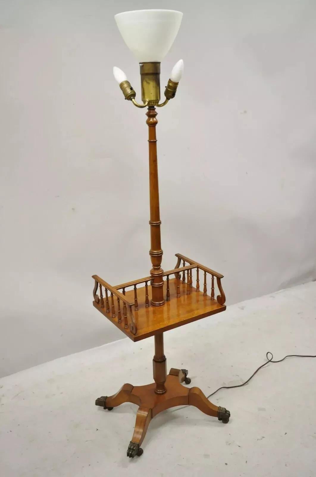 Englische Mahagoni-Stehlampe im Regency-Stil mit geschnitzter Harfe-Galerie, Vintage im Angebot 6