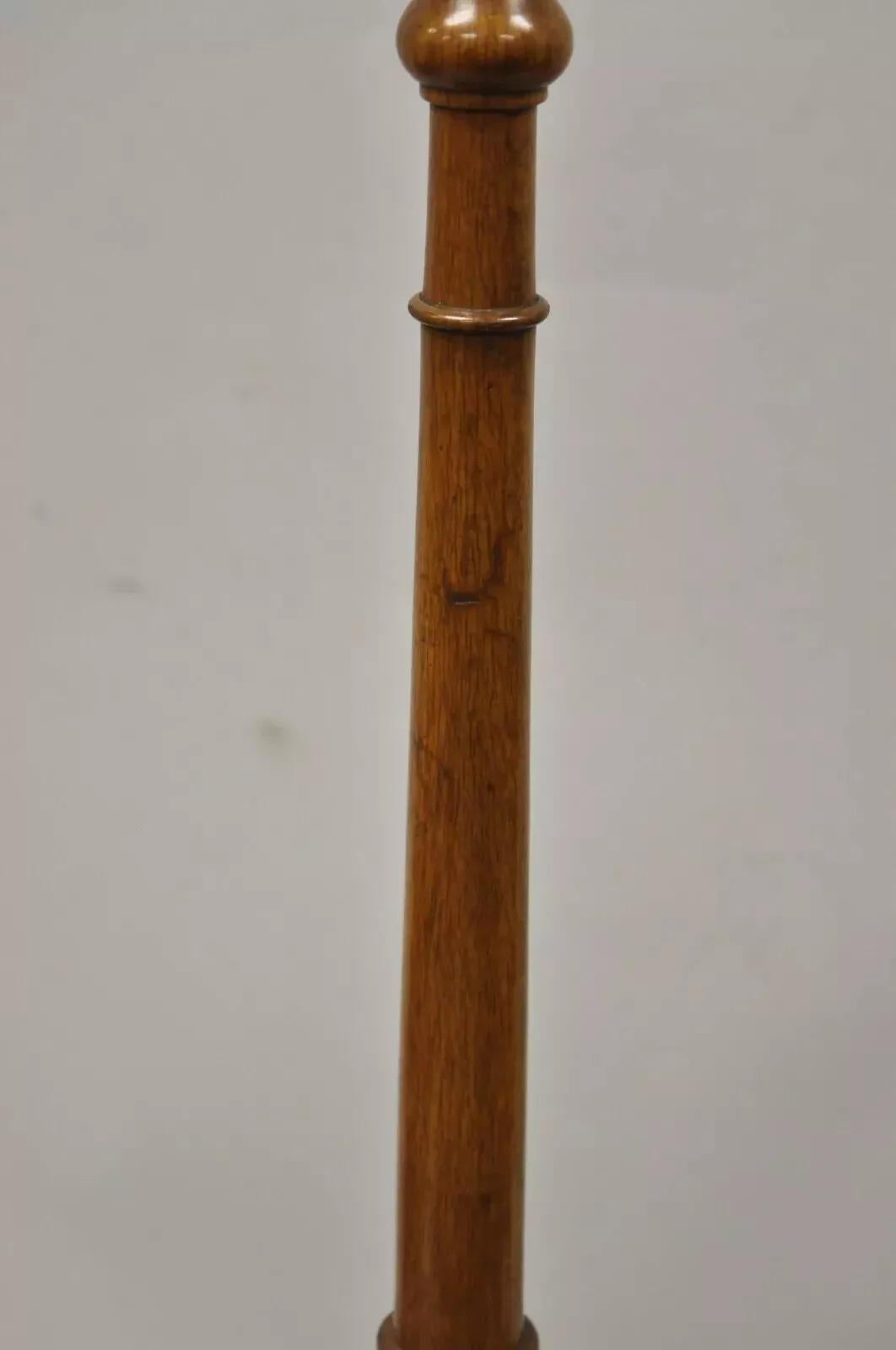 Englische Mahagoni-Stehlampe im Regency-Stil mit geschnitzter Harfe-Galerie, Vintage (Messing) im Angebot