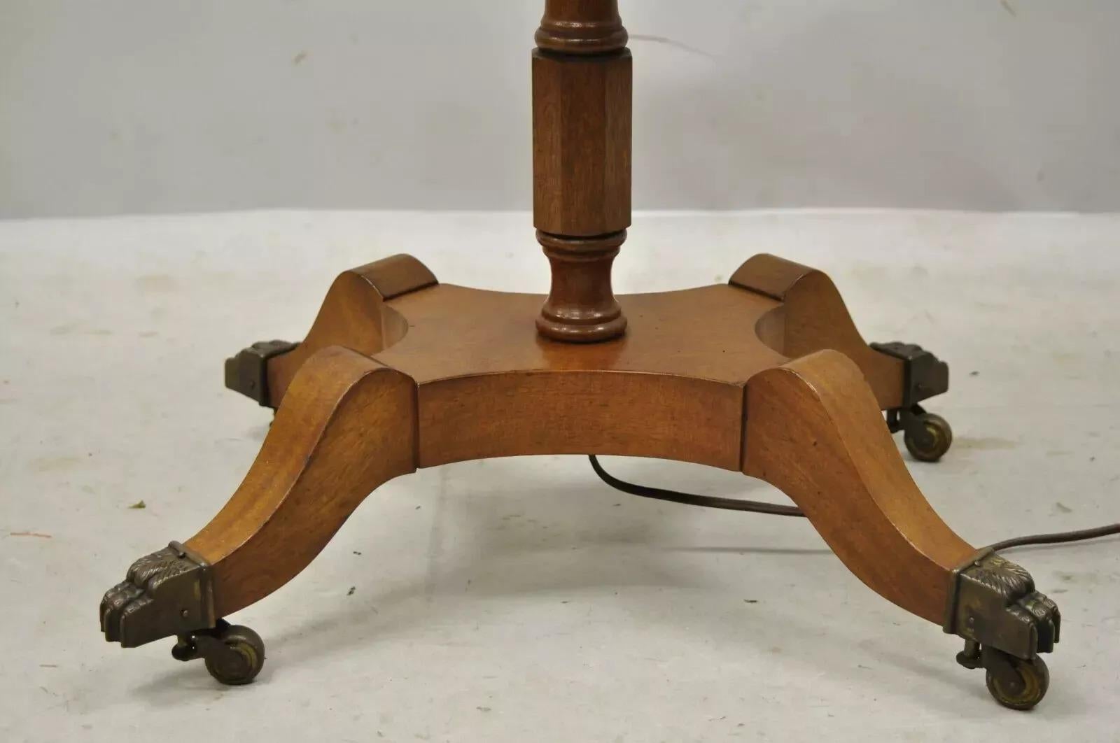 Englische Mahagoni-Stehlampe im Regency-Stil mit geschnitzter Harfe-Galerie, Vintage im Angebot 3