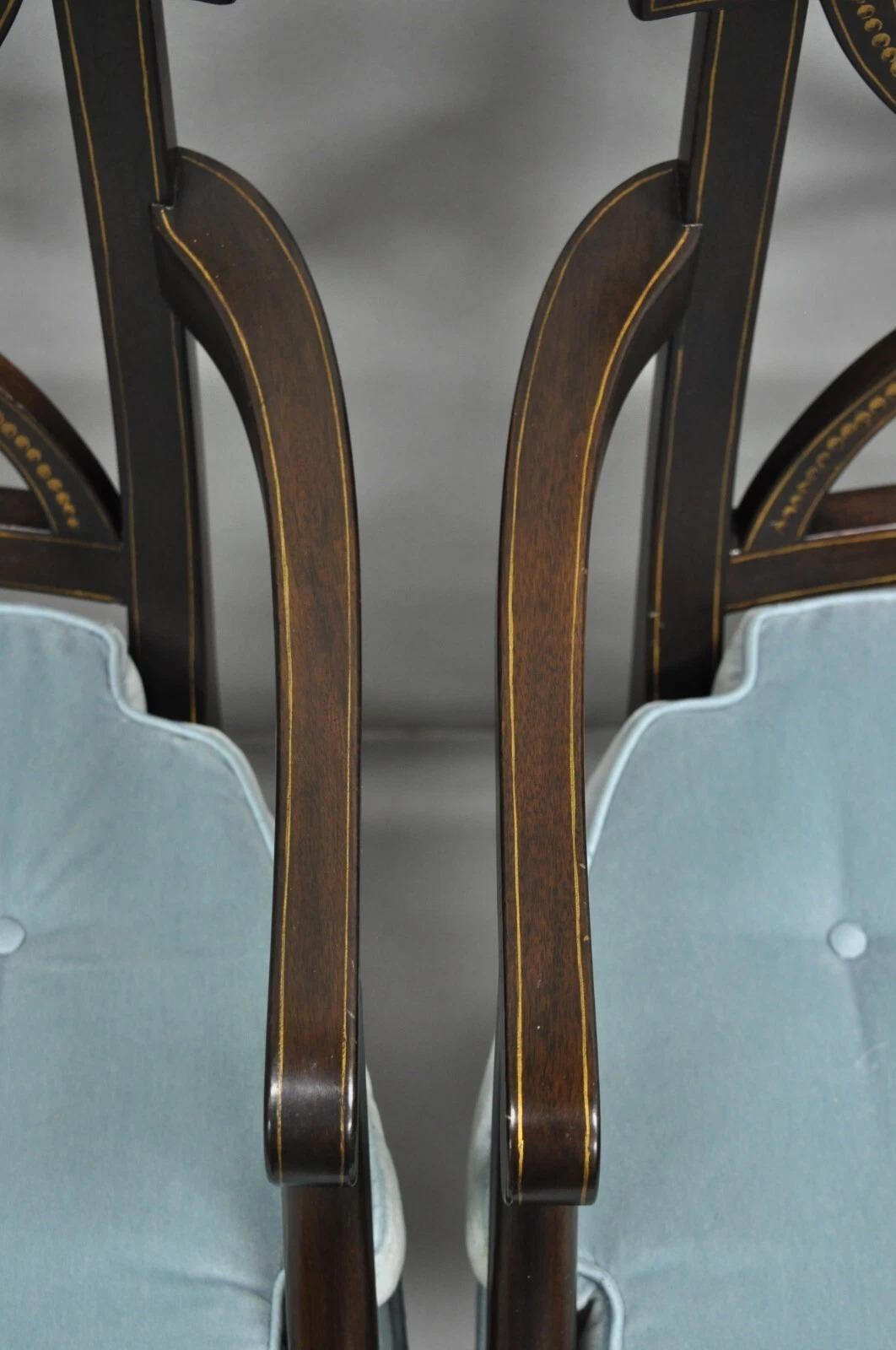Poltrone con schienale a canne in mogano con gambe a sciabola in stile Regency inglese vintage - una coppia in vendita 2