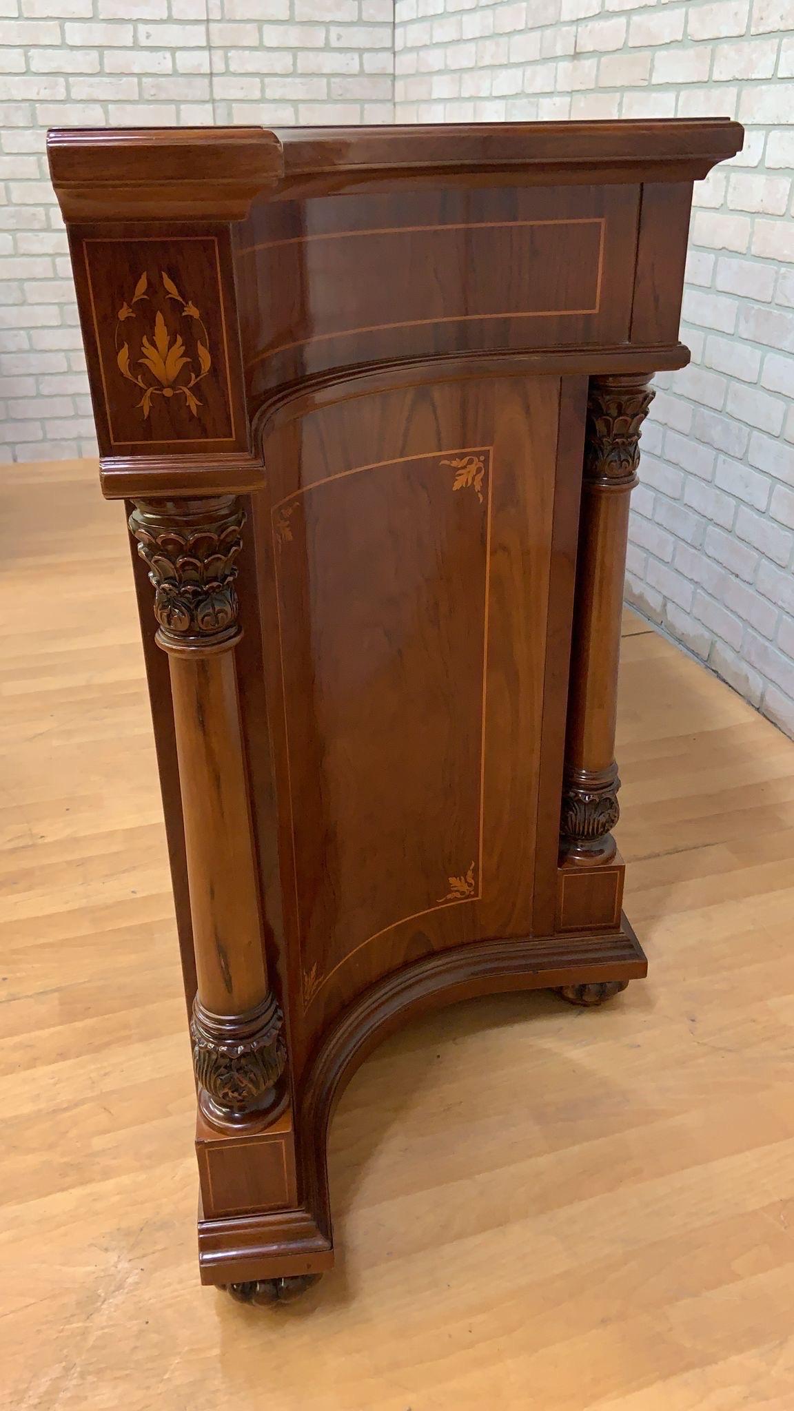 Credenza e vetrinetta in stile Regency inglese d'epoca - 2 pezzi in vendita 2