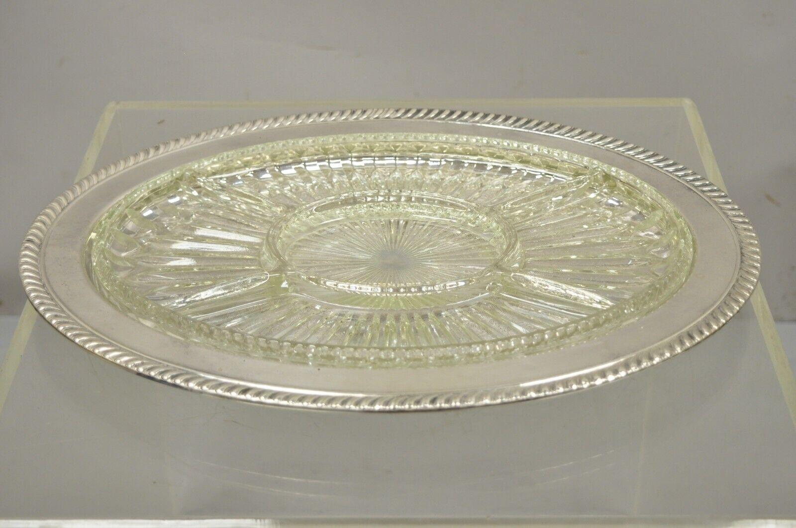 Vintage English Regency Style Silver Plated Oval Serving Dish Platter In Good Condition For Sale In Philadelphia, PA