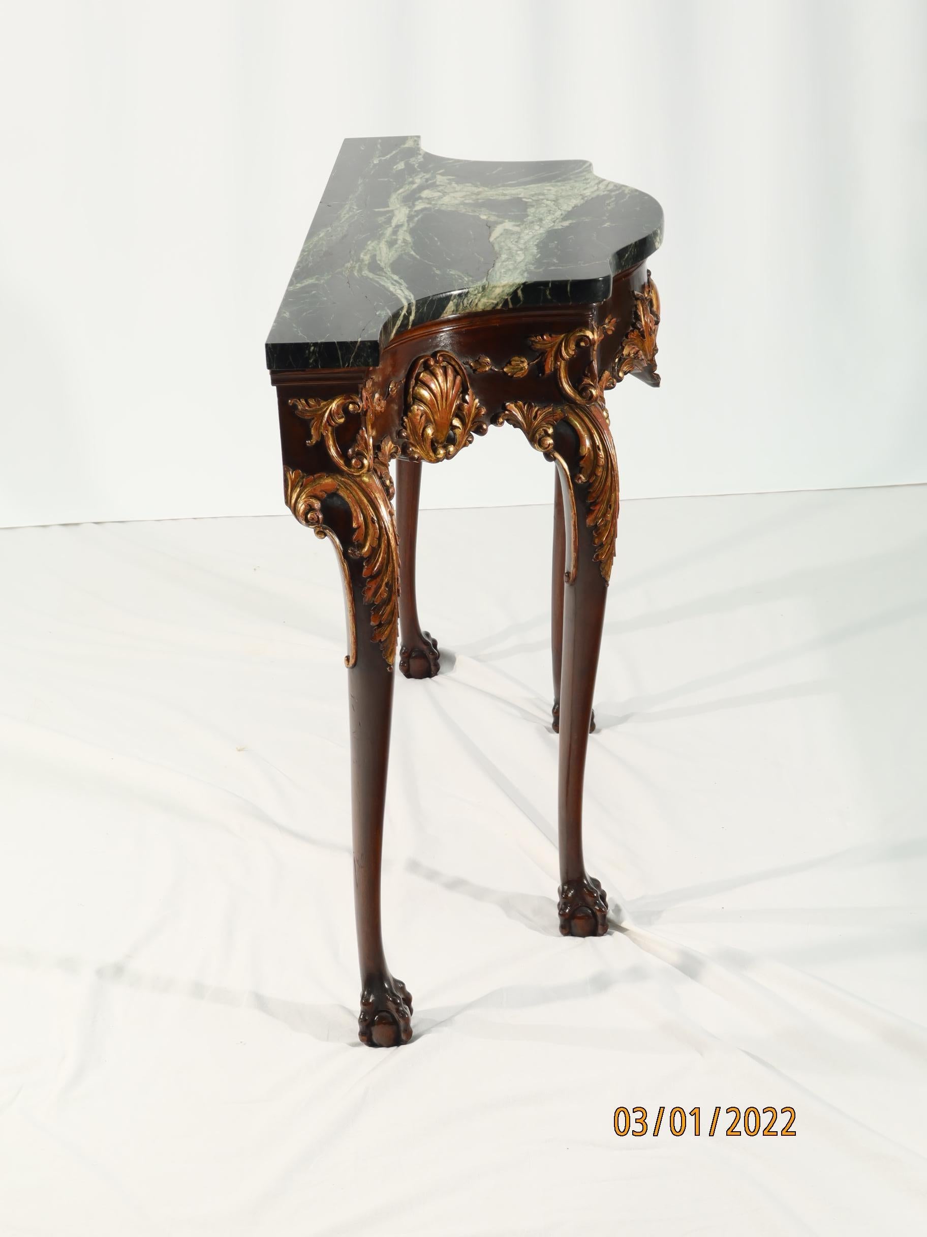 Vintage English Reproduction Carved Mahogany and Gilt Console Table with Marble For Sale 1