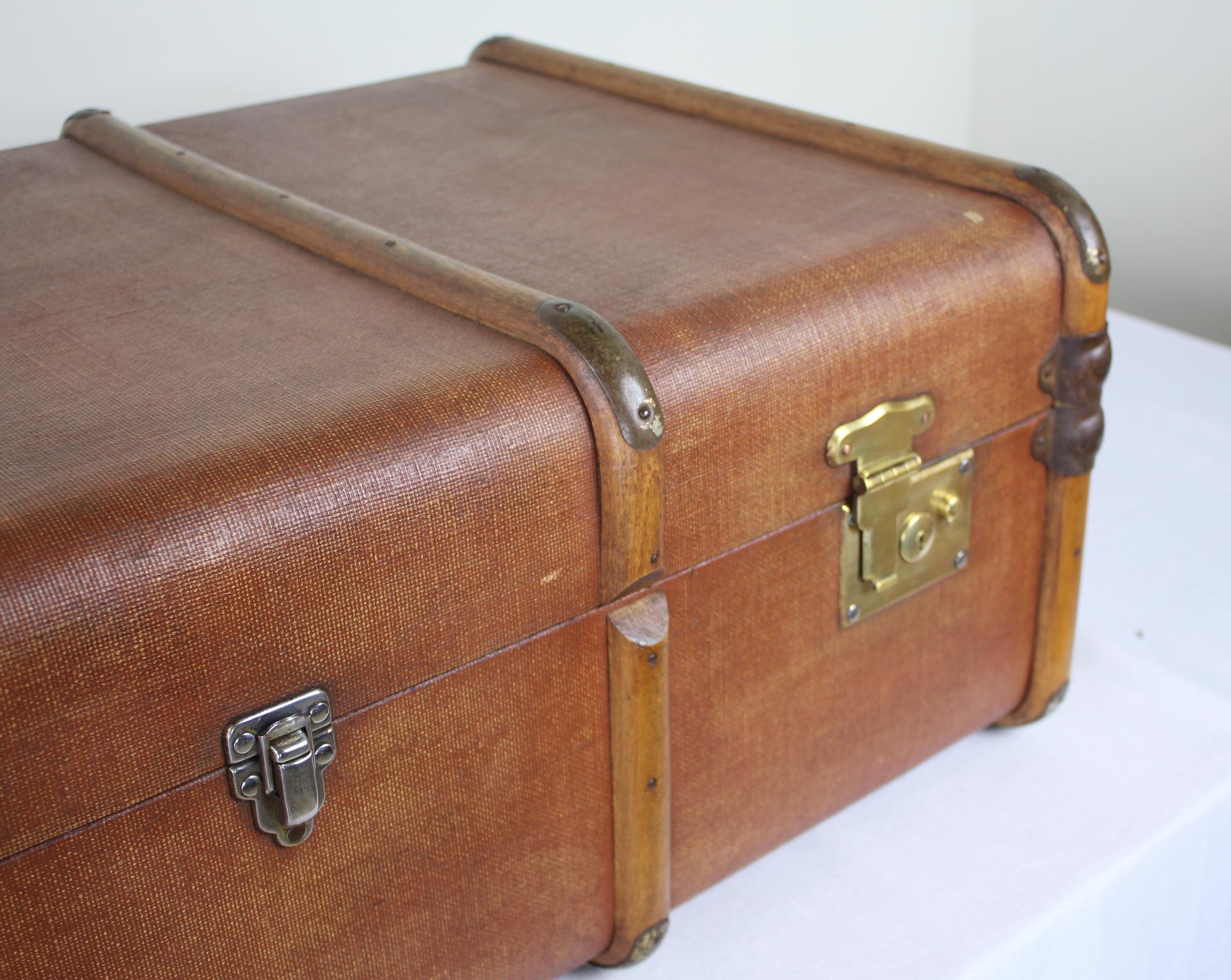 Vintage English Rexene Waterproof Canvas Travel Trunk  In Good Condition In Port Chester, NY