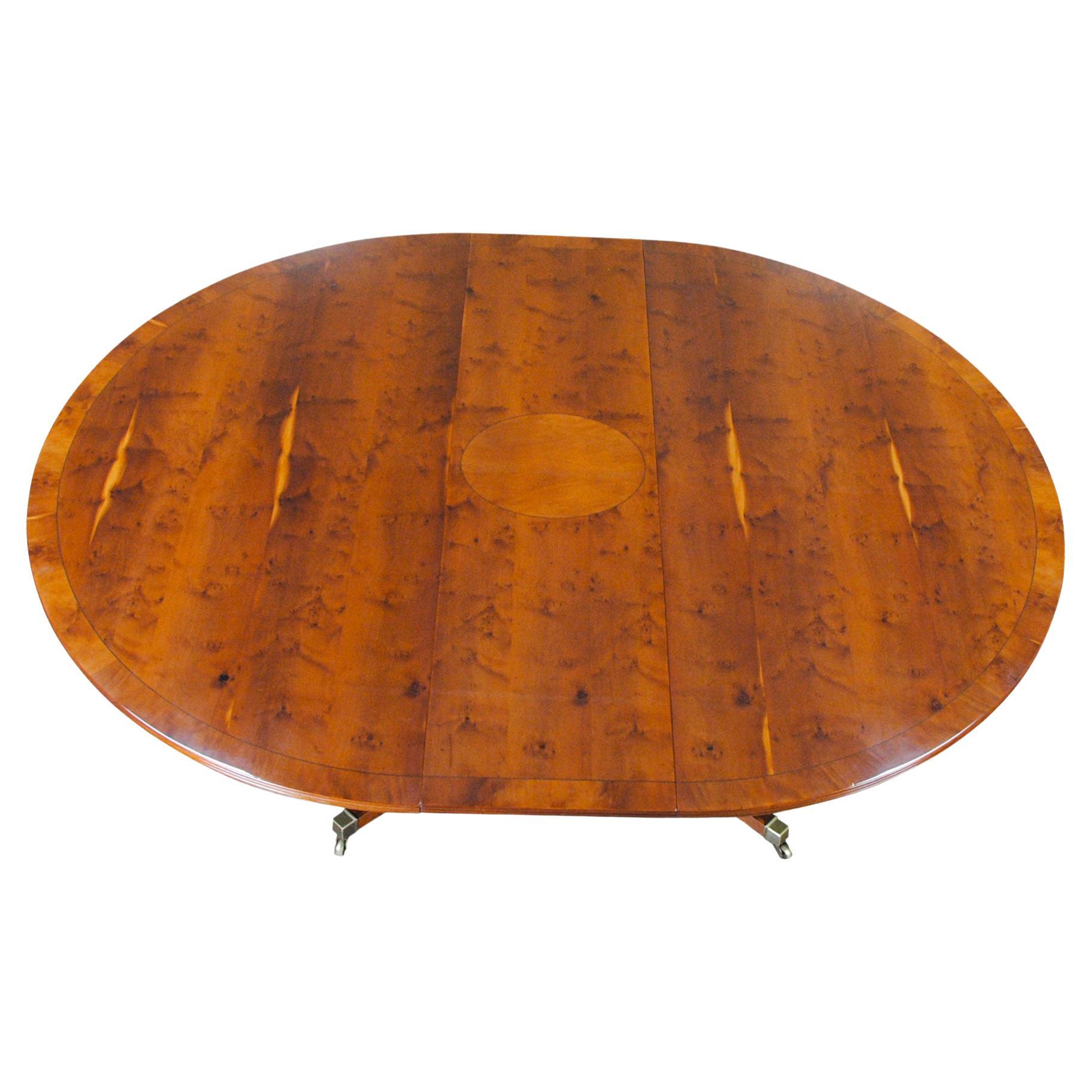 Vintage English Round to Oval Dining Table For Sale