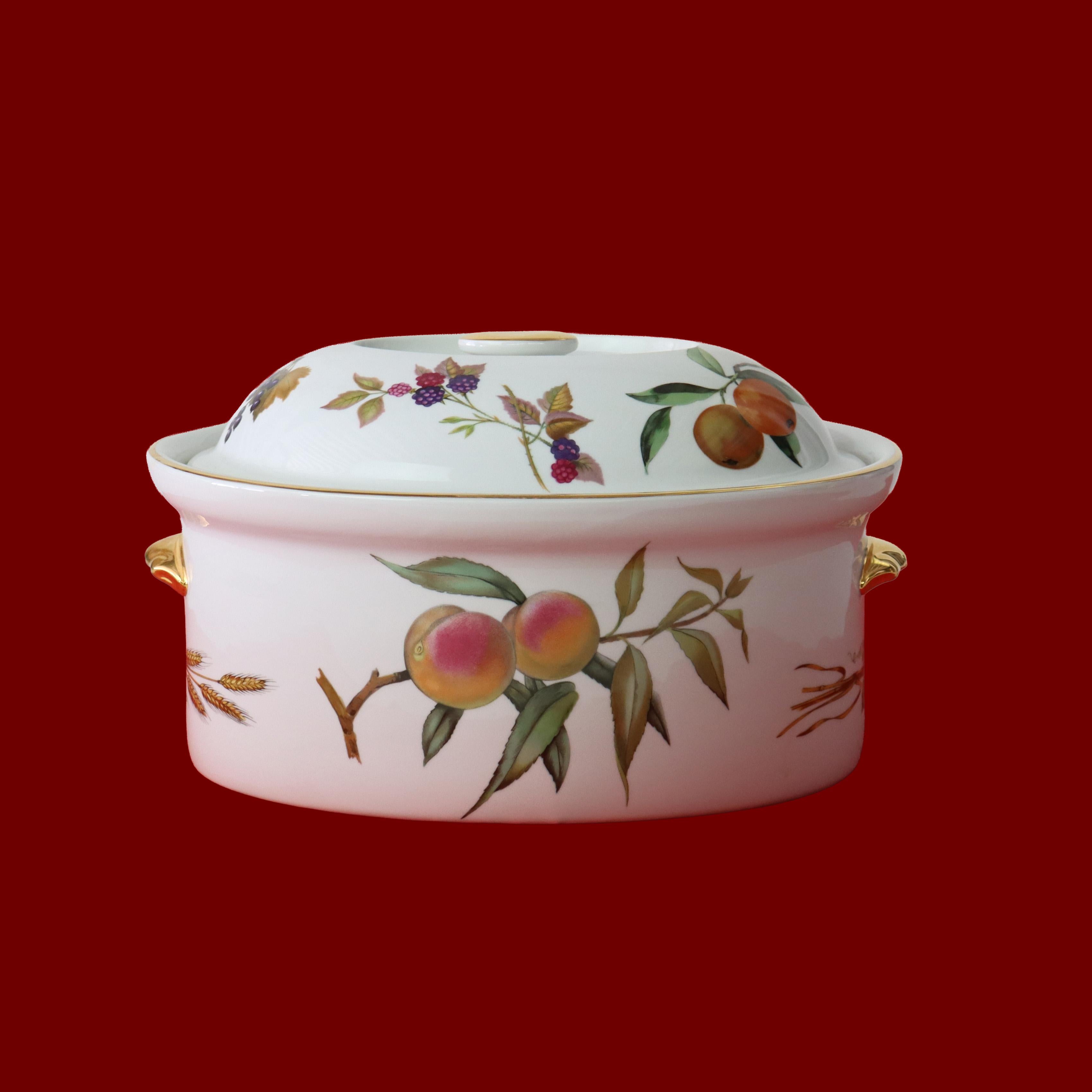XX secolo Piatto da portata in porcellana Royal Worcester inglese d'epoca con pesche C1960 in vendita