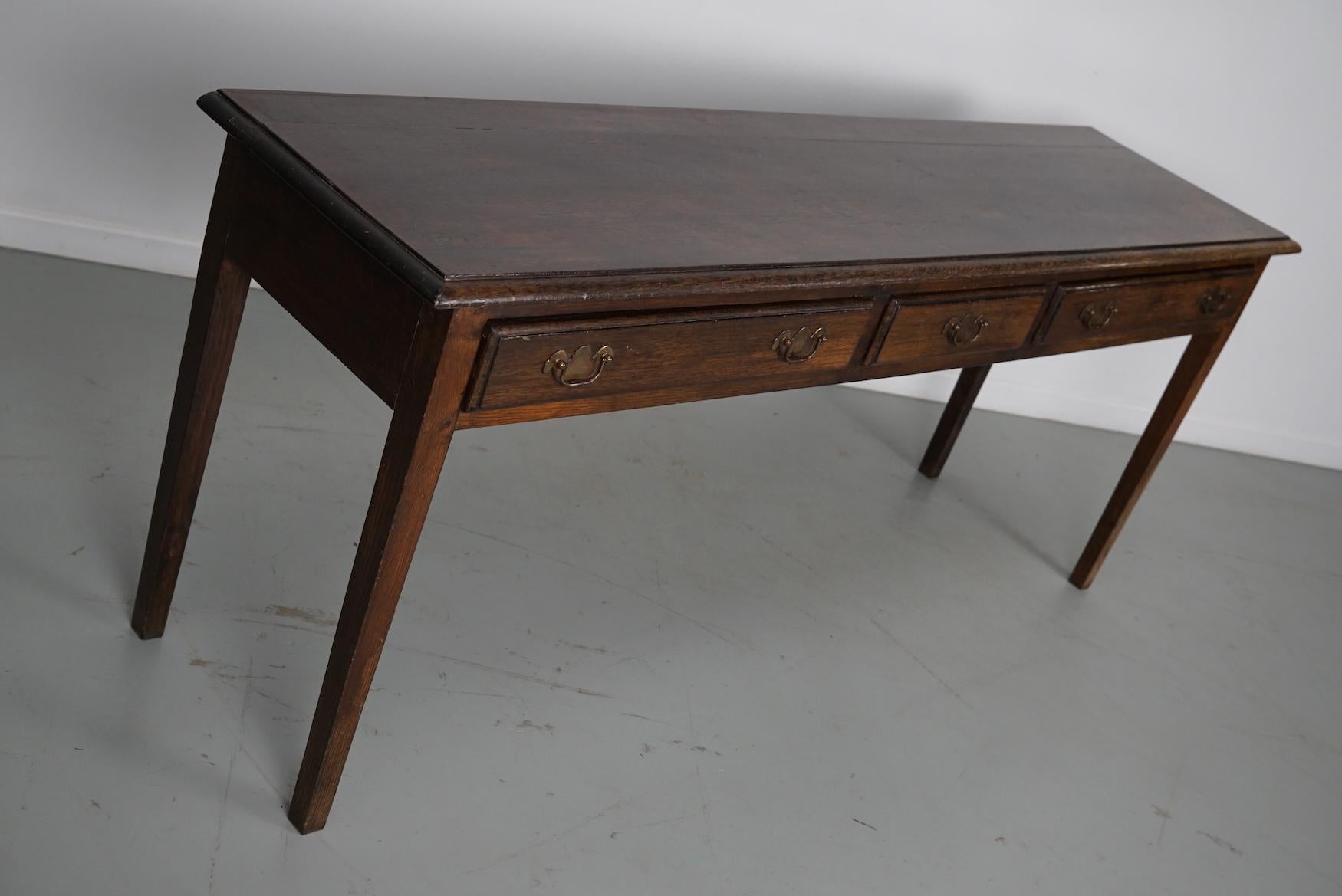 Vintage English Rustic Farmhouse Oak Side Table, 1950s For Sale 9