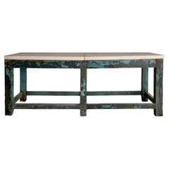 Table d'atelier anglaise vintage en patine de peinture originale avec plateau en pierre calcaire