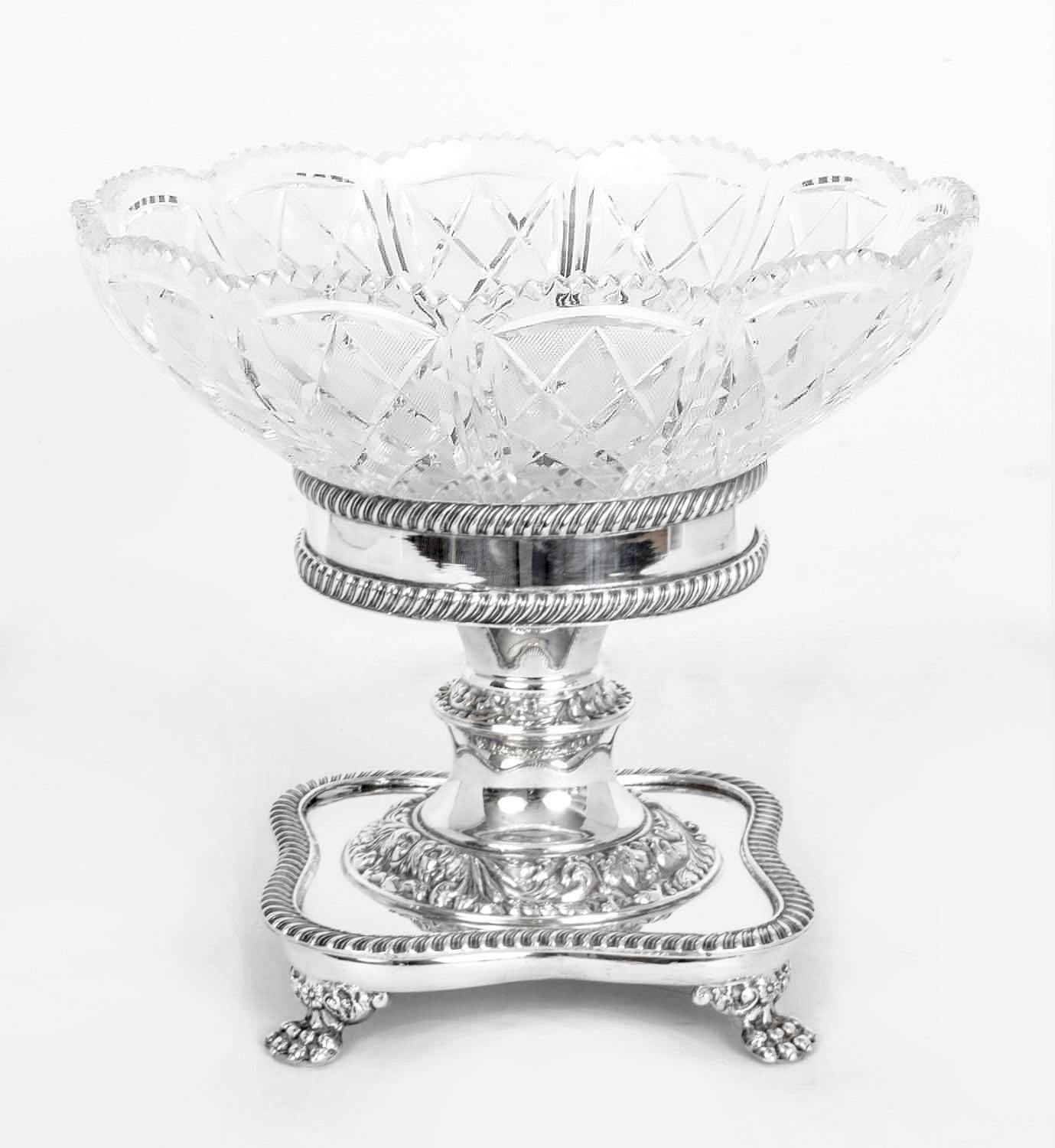 Englisches Epergne-Tafelaufsatz-Set aus versilbertem und geschliffenem Glas, Vintage, 20. Jahrhundert im Angebot 11