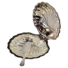 Vintage English Silver Plate Scallop Shell Butter Disk With Glass Liner Knife
