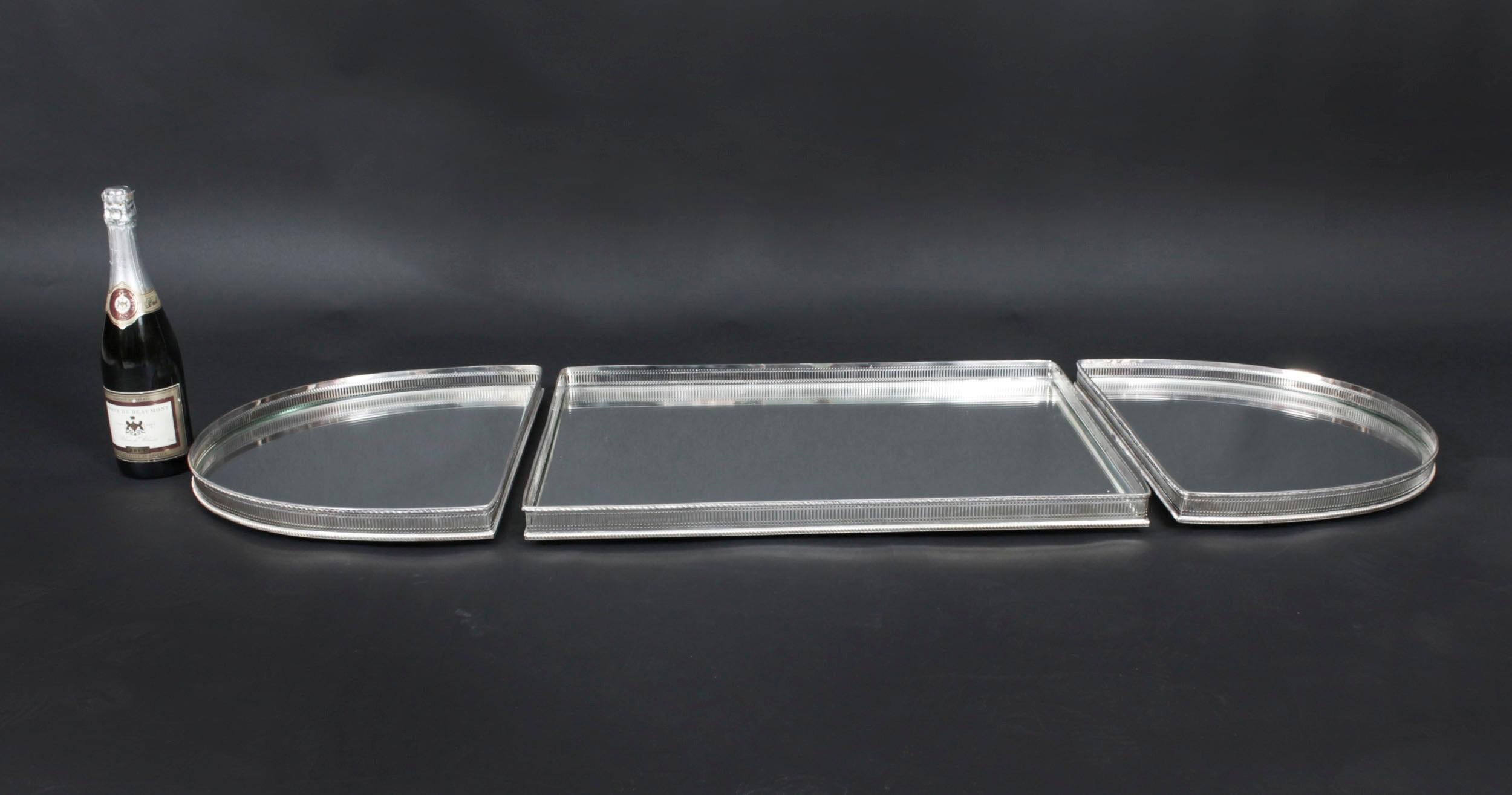Bandeja plateada inglesa vintage de 3 piezas con espejo Siglo XX en venta 9