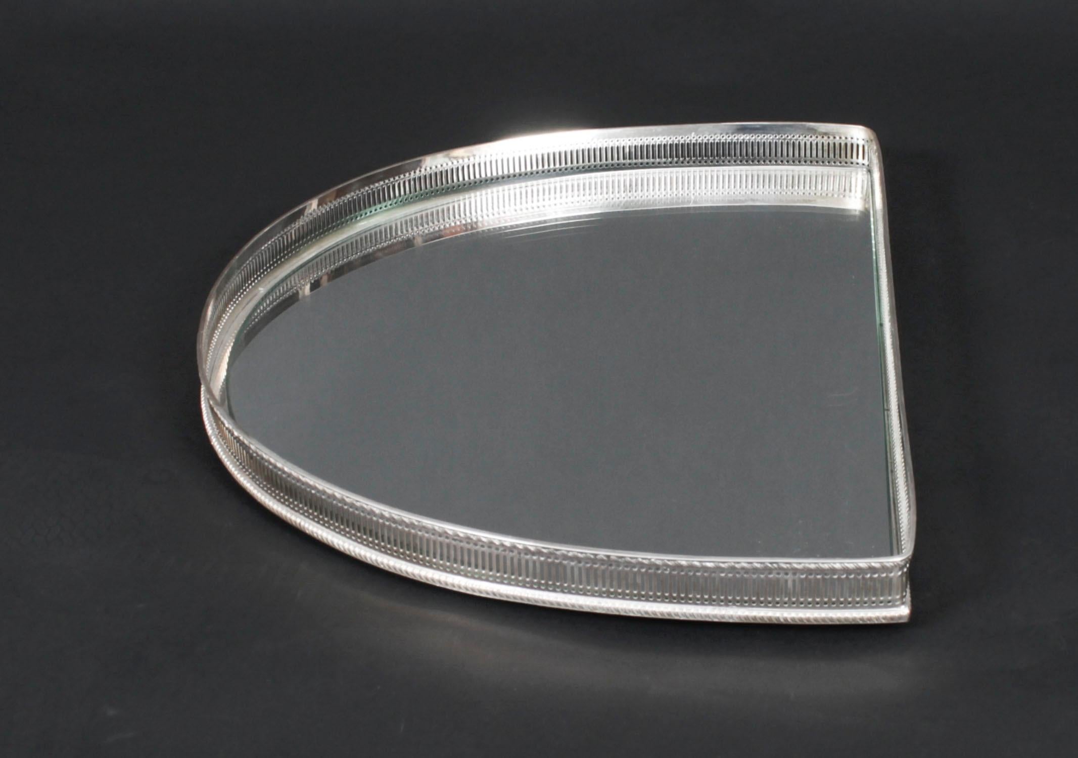 Bandeja plateada inglesa vintage de 3 piezas con espejo Siglo XX Silver en venta