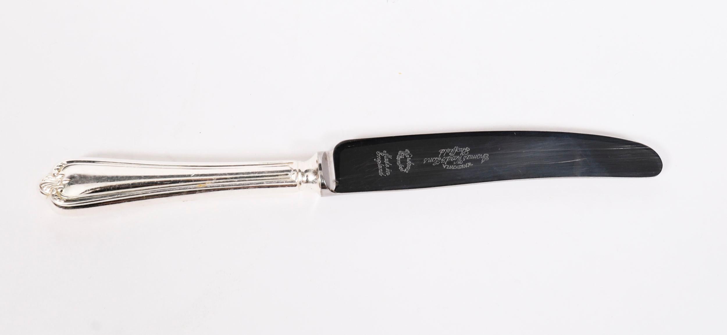 Vintage By Silver Plated Cased 110 Piece Canteen Cutlery 20ème siècle en vente 6
