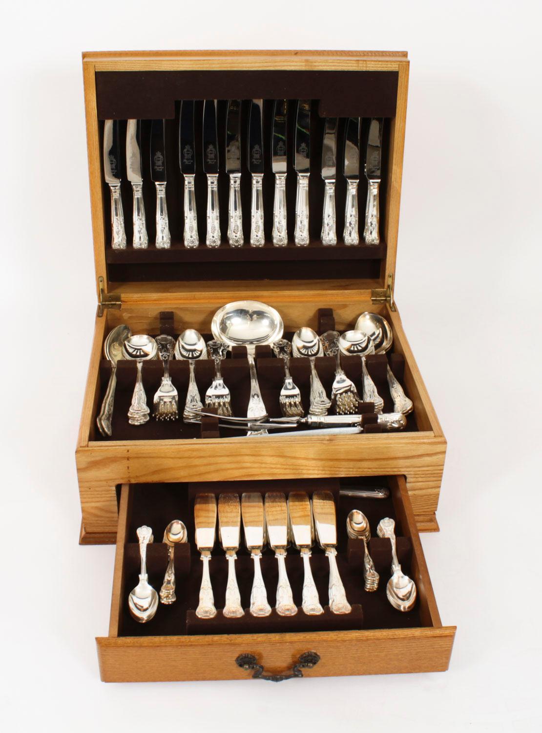 Vintage English Silver Plated Cased 141 Piece 12 Setting Canteen Cutlery For Sale 7