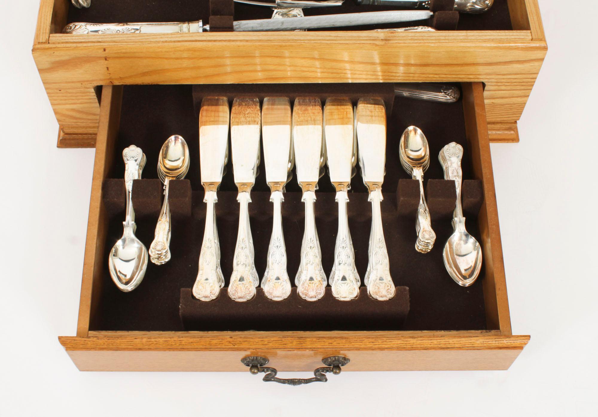 Vintage English Silver Plated Cased 141 Piece 12 Setting Canteen Cutlery For Sale 9