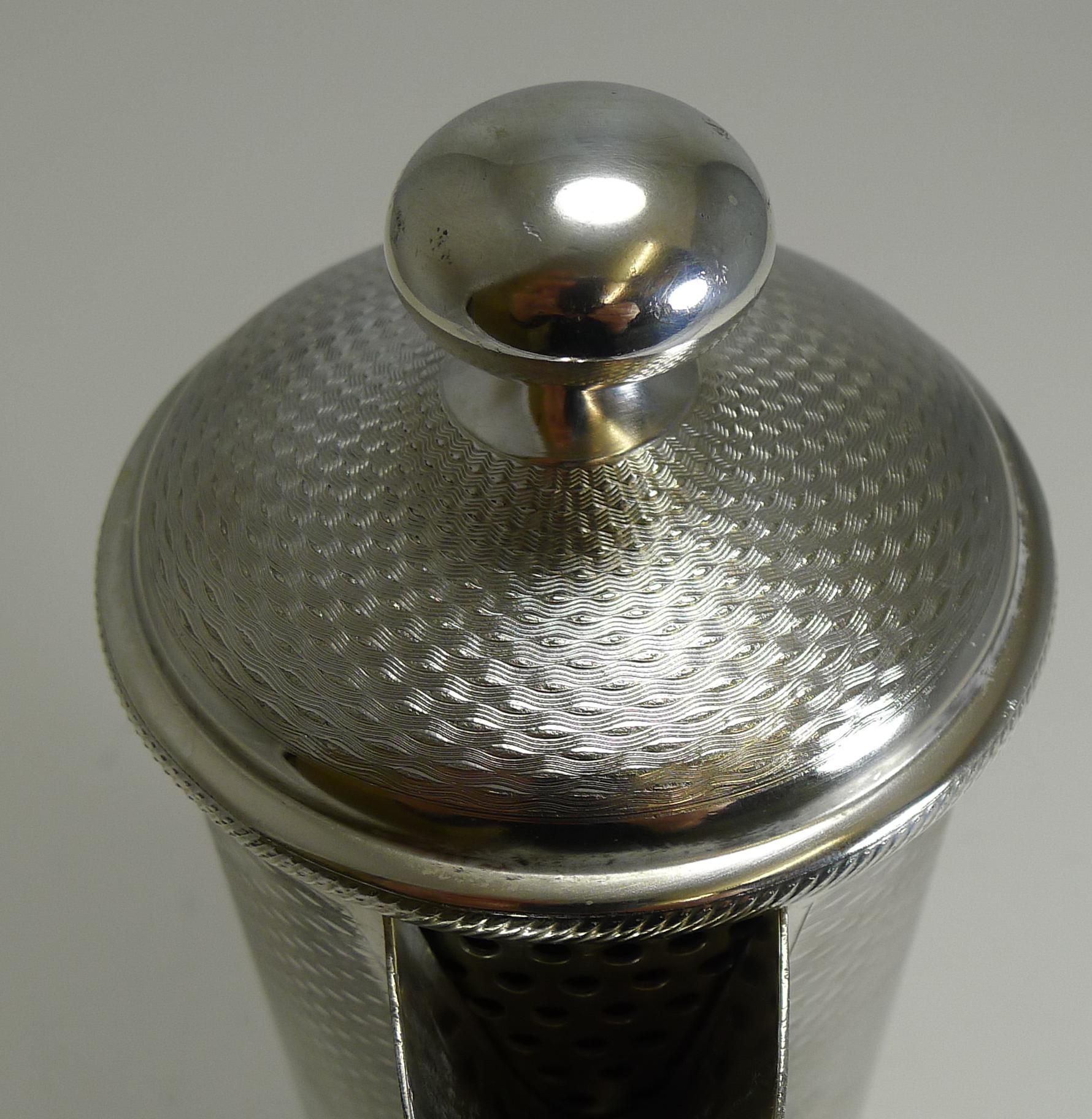 Plaqué argent Mixeur à cocktail anglais vintage en métal argenté, circa 1930 en vente