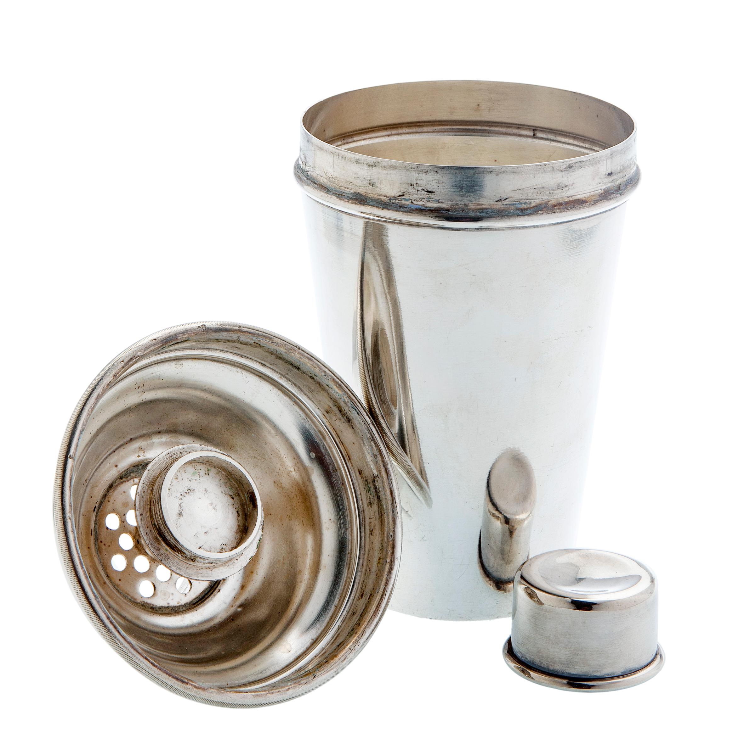 Vintage English Silver plated Martini Shaker  In Good Condition For Sale In Malibu, CA