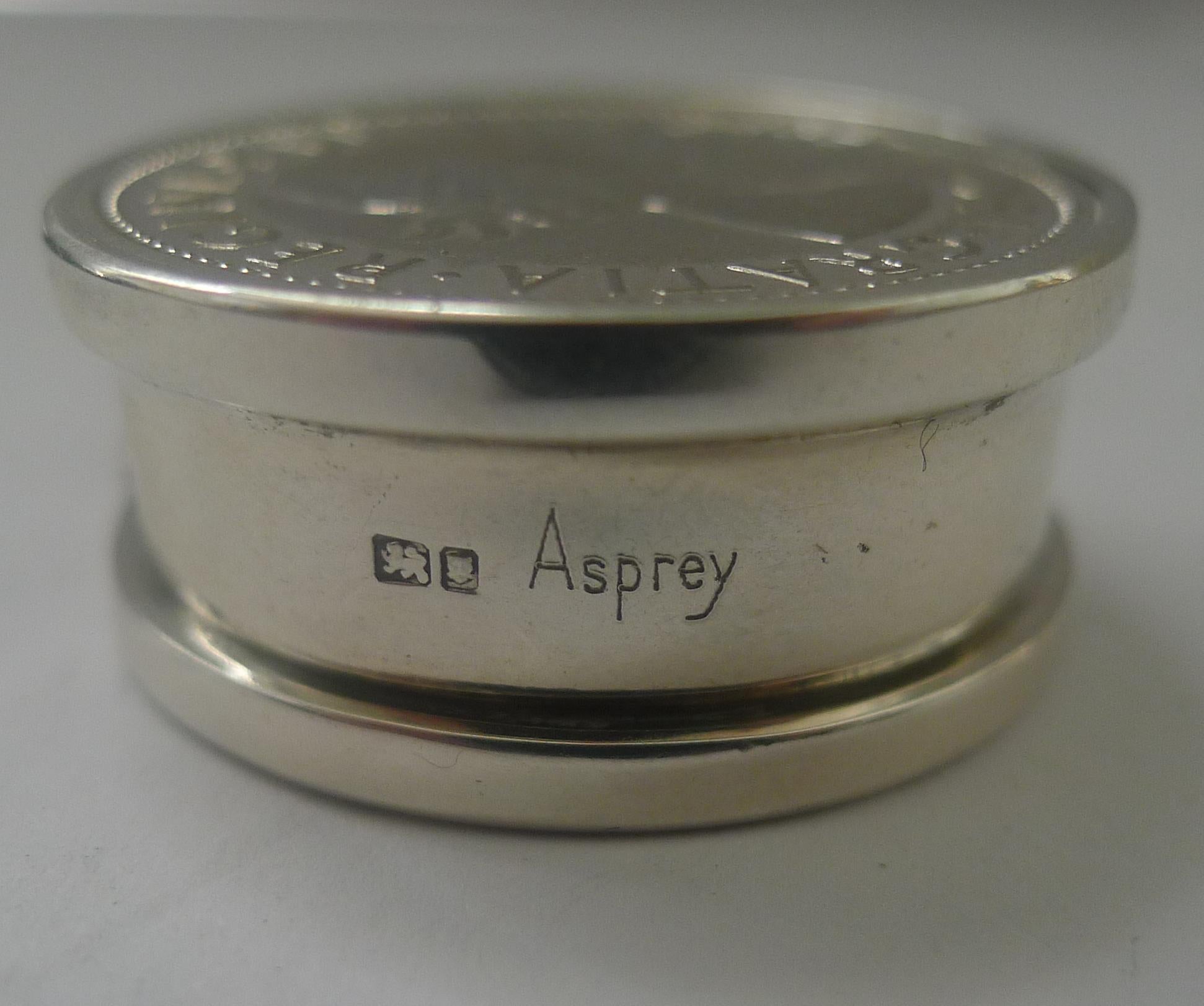 Vintage English Silver Two Shilling Coin Pill Box by Asprey, London In Good Condition For Sale In Bath, GB
