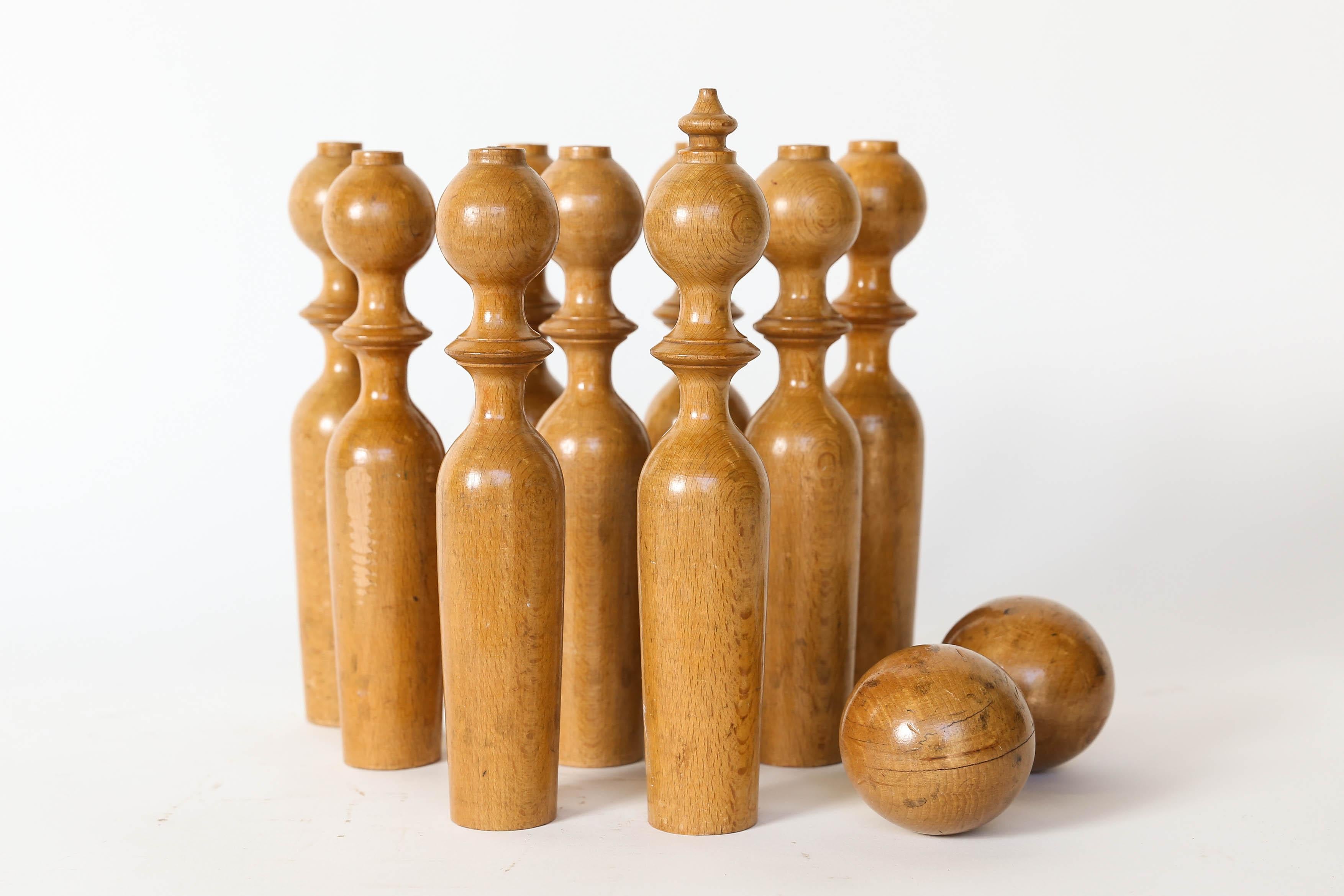 Vintage English Skittles Set In Good Condition In Houston, TX