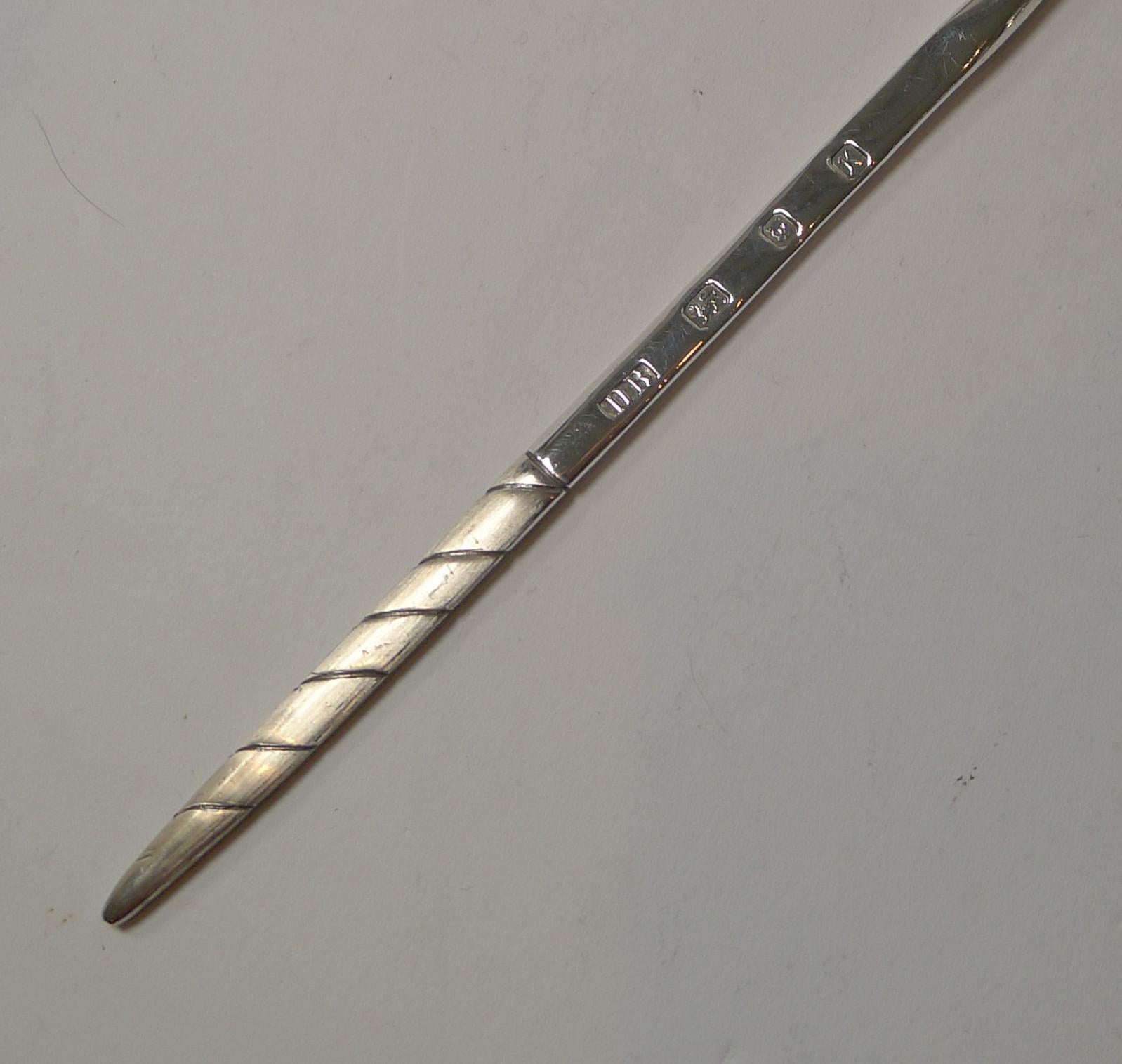 Late 20th Century Vintage English Solid Silver Novelty Golf Club Letter Opener, London 1984 For Sale