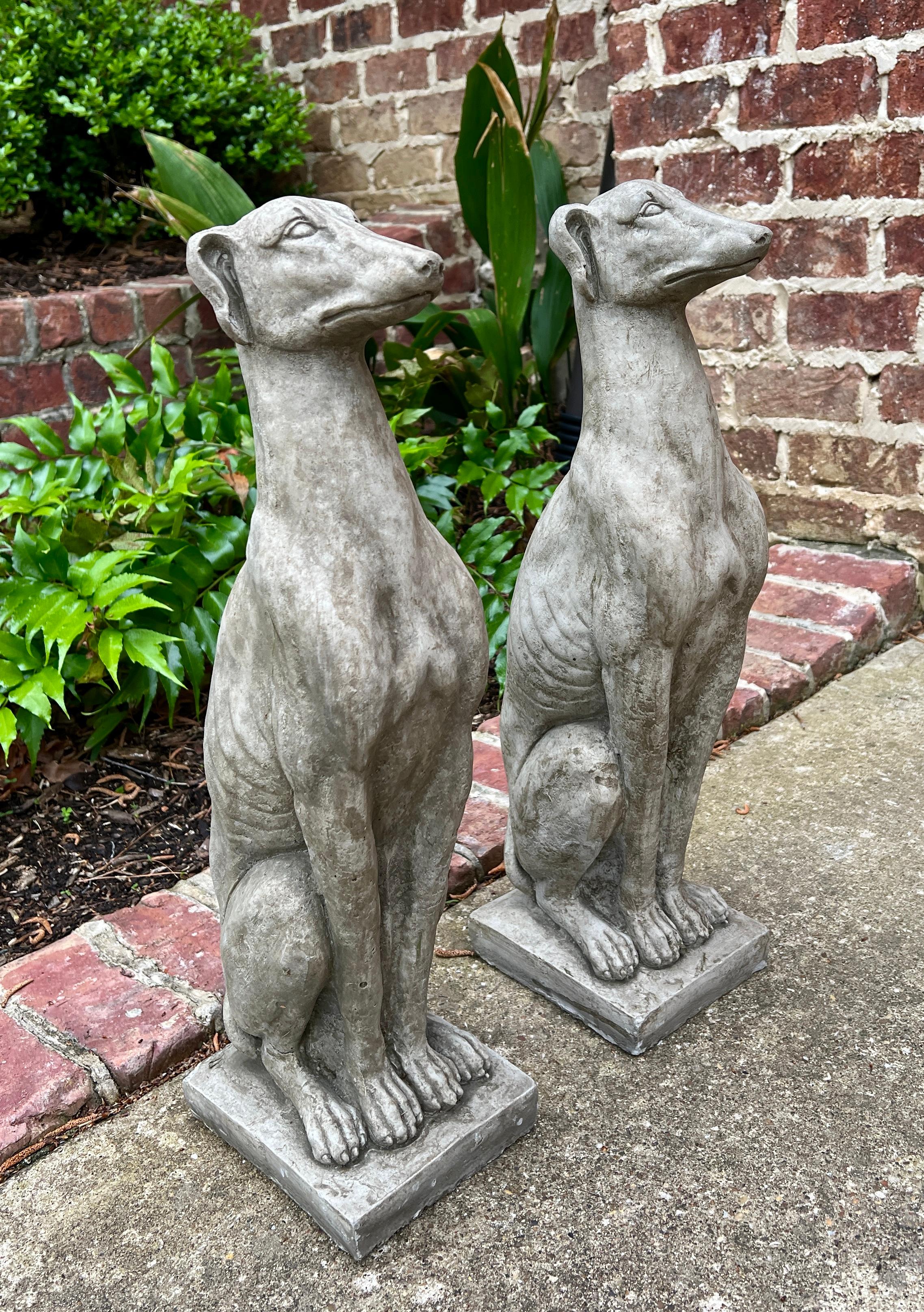 Statues anglaises vintage DOGS PAIR Figures de jardin en pierre moulée Décoration de Yard 22 pouces de haut en vente 4