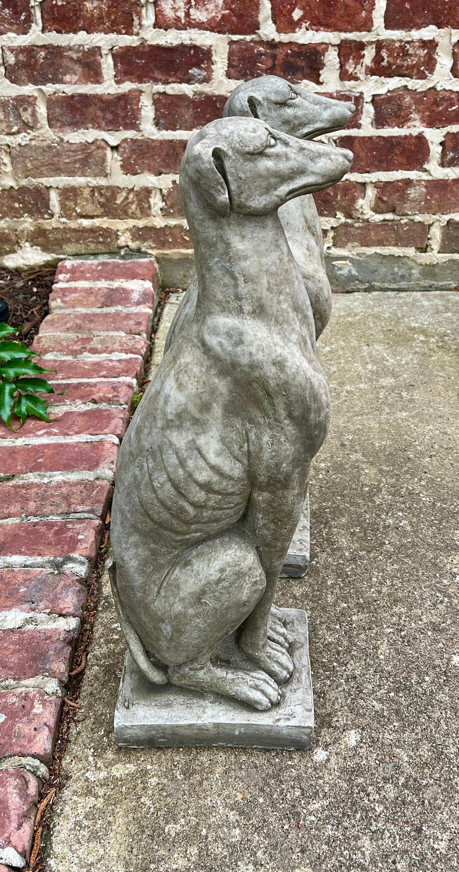Statues anglaises vintage DOGS PAIR Figures de jardin en pierre moulée Décoration de Yard 22 pouces de haut en vente 5