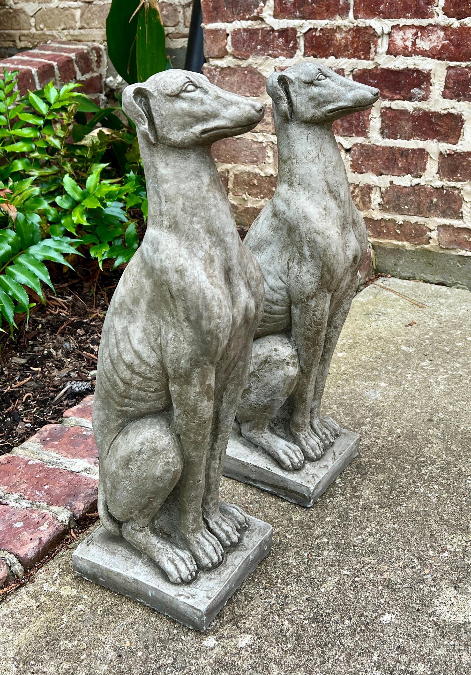 Statues anglaises vintage DOGS PAIR Figures de jardin en pierre moulée Décoration de Yard 22 pouces de haut en vente 13