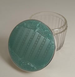 Vieille boîte anglaise à couvercle en argent sterling et émail guilloché