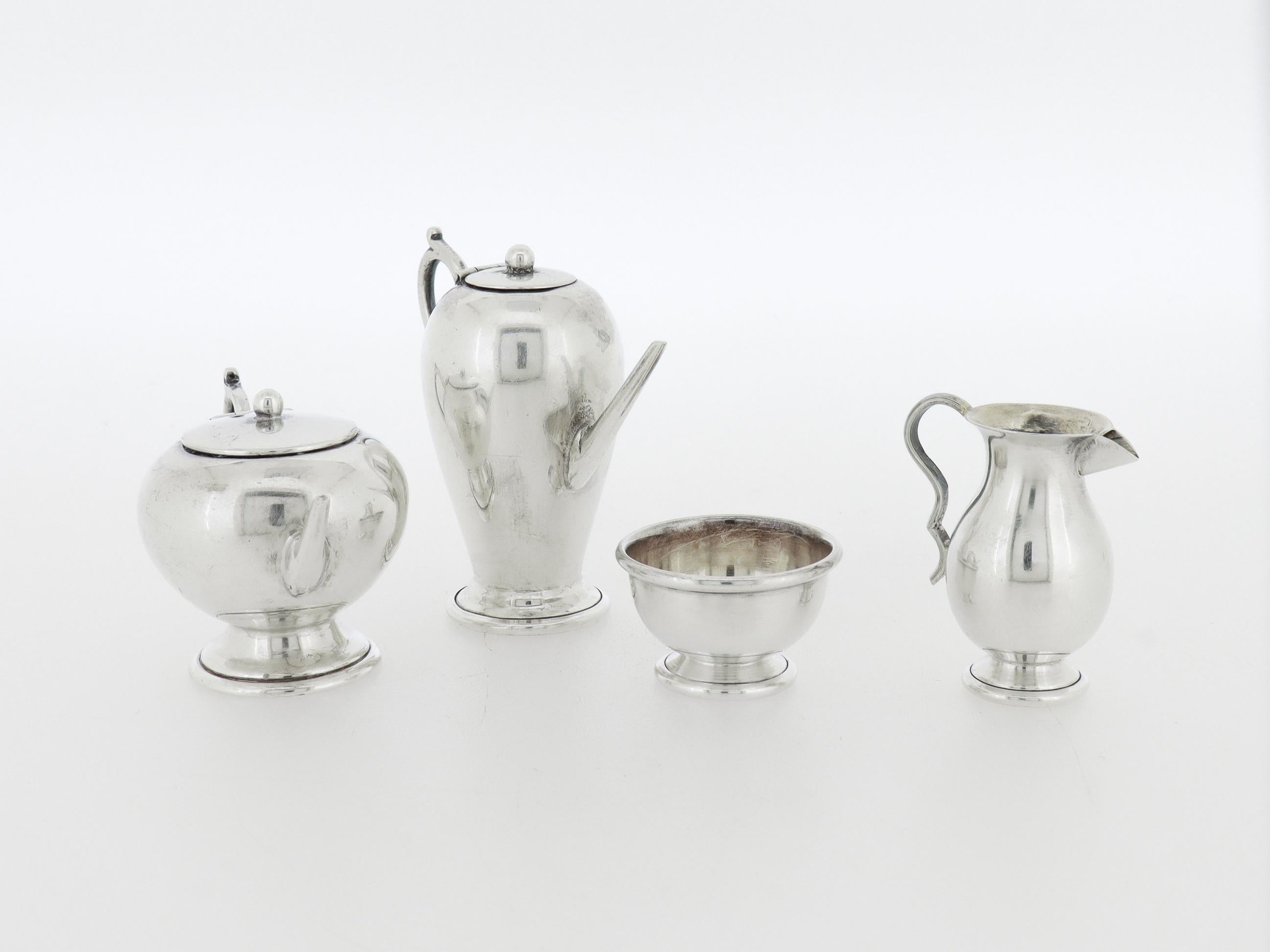 Set da tè in miniatura della casa delle bambole inglese vintage in argento sterling di Barker Brothers in vendita 3