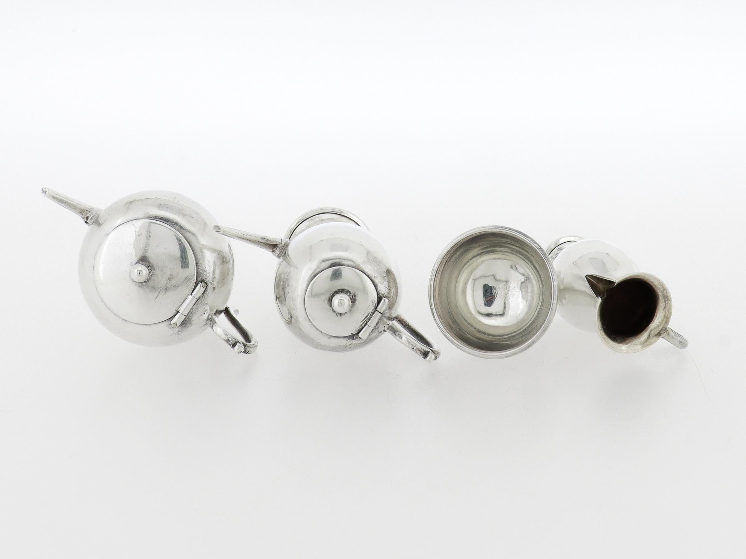Set da tè in miniatura della casa delle bambole inglese vintage in argento sterling di Barker Brothers in vendita 7