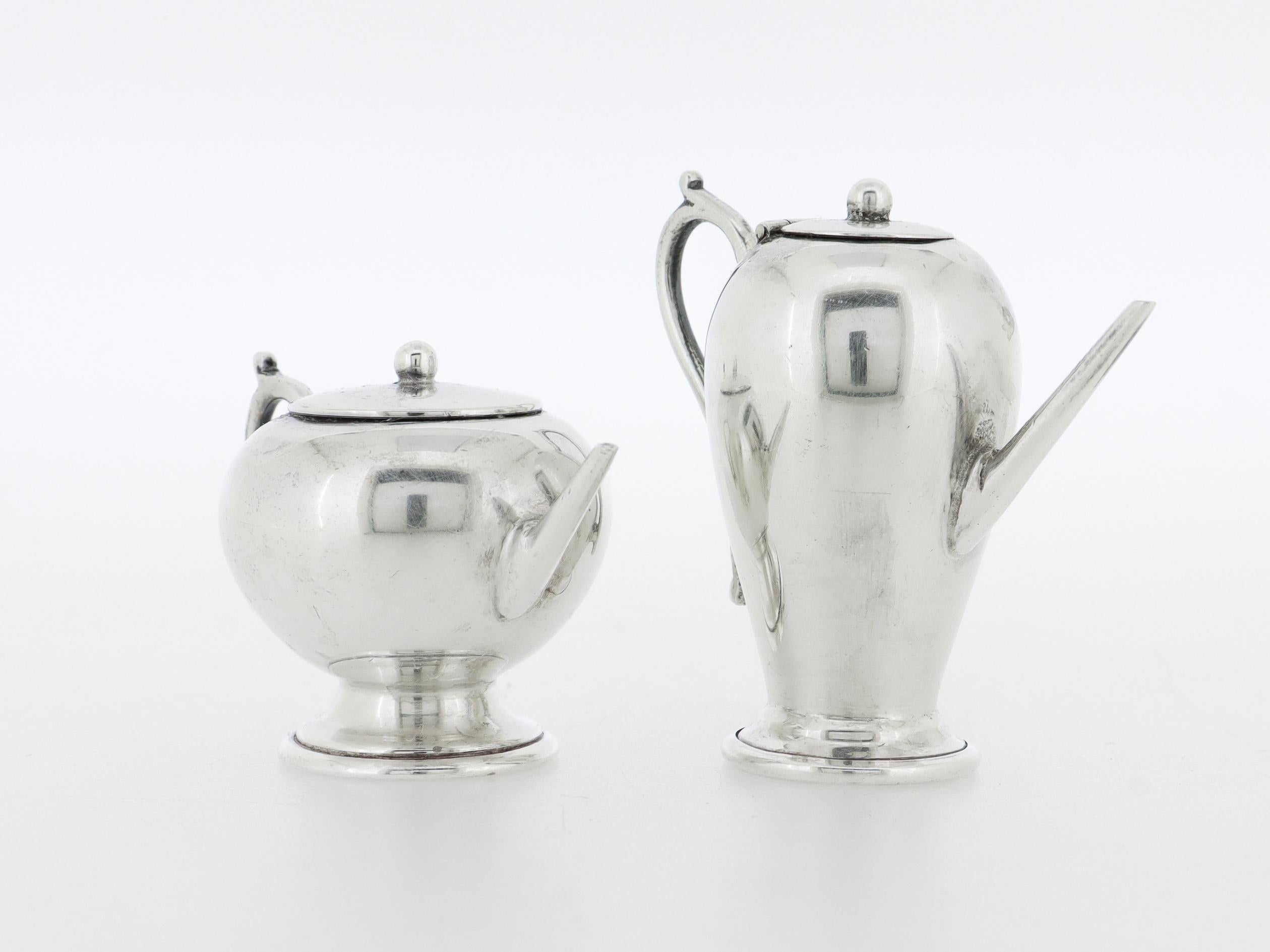 Set da tè in miniatura della casa delle bambole inglese vintage in argento sterling di Barker Brothers in vendita 9