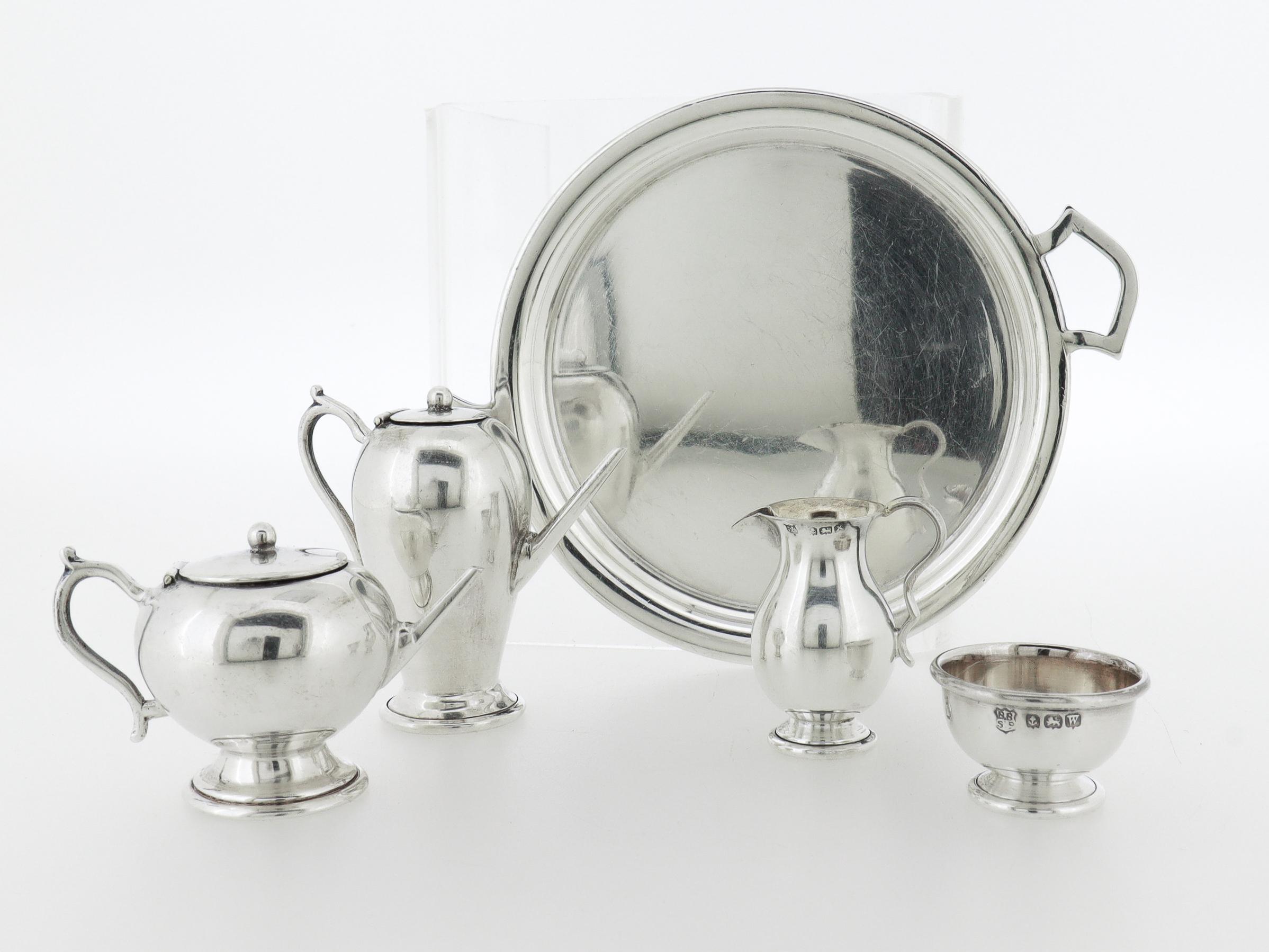 Metà XX secolo Set da tè in miniatura della casa delle bambole inglese vintage in argento sterling di Barker Brothers in vendita