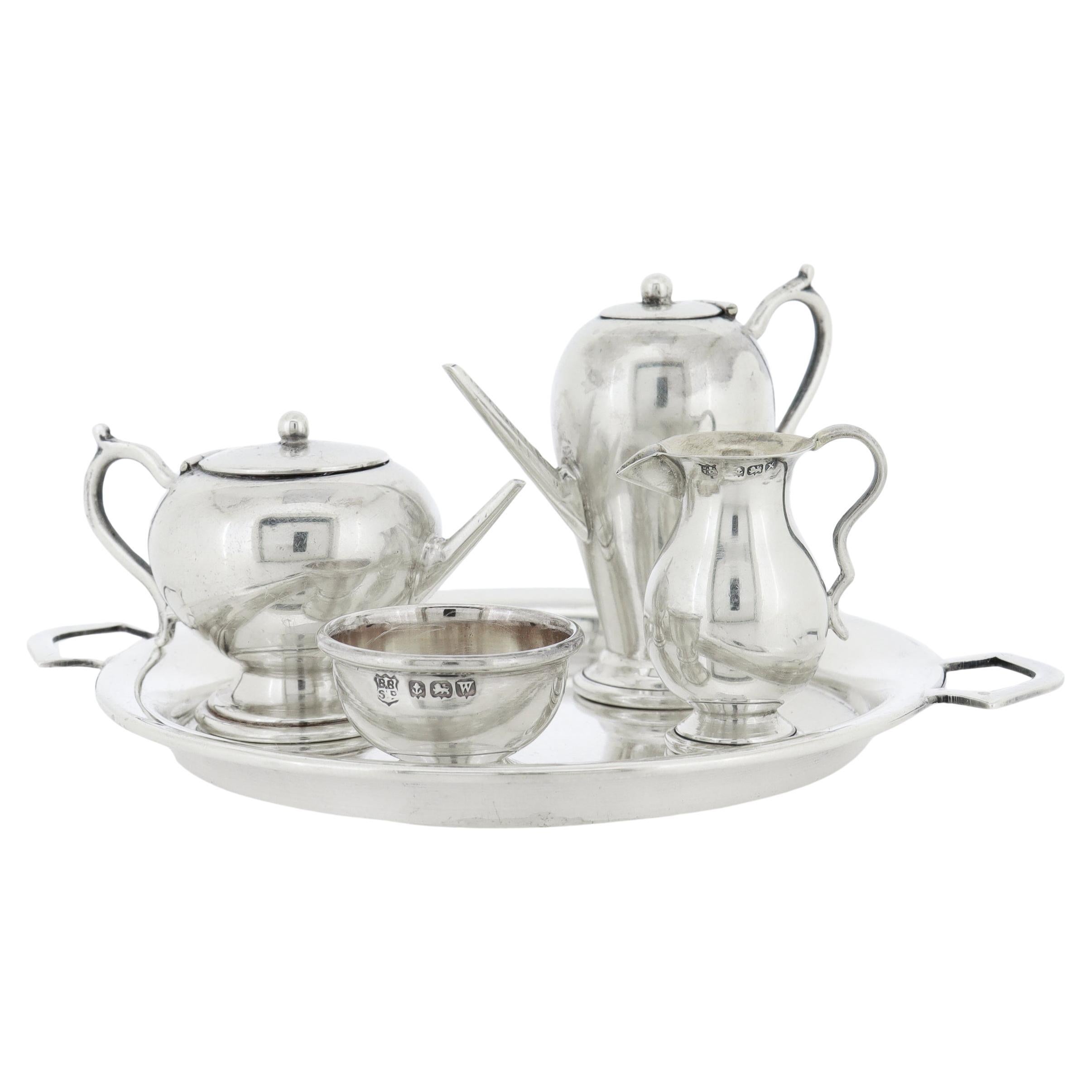 Set da tè in miniatura della casa delle bambole inglese vintage in argento sterling di Barker Brothers in vendita