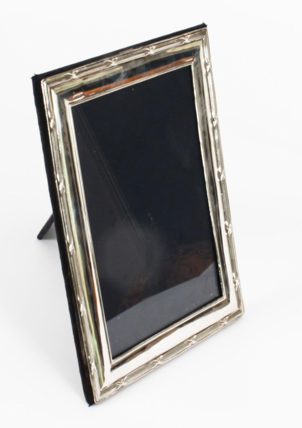 Vintage English Sterling Silver Photo Frame Carrs 1993 20th C 4