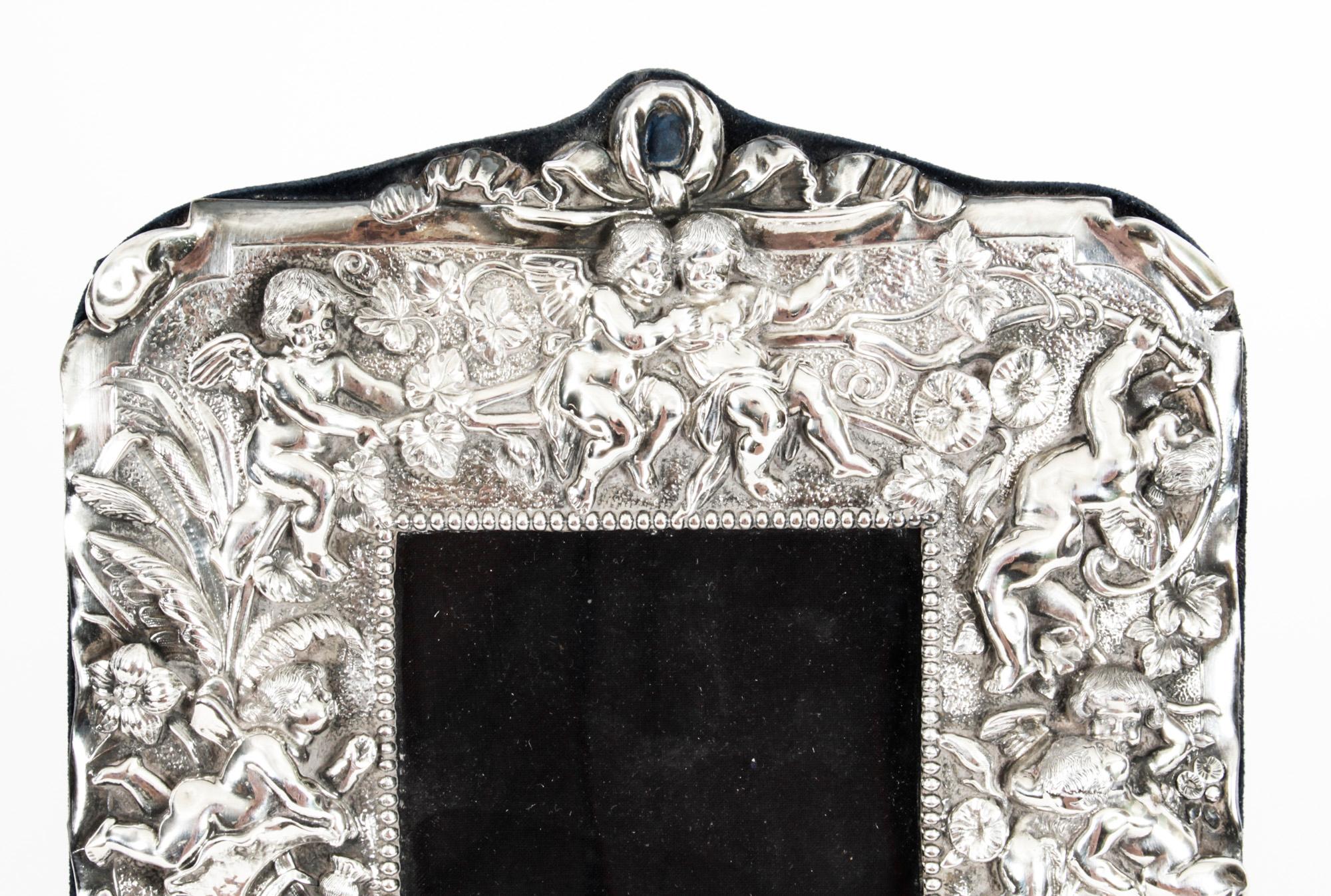 Vintage English Sterling Silver Photo Frame Neil Lasher Silverware 1995 20th C In Good Condition In London, GB