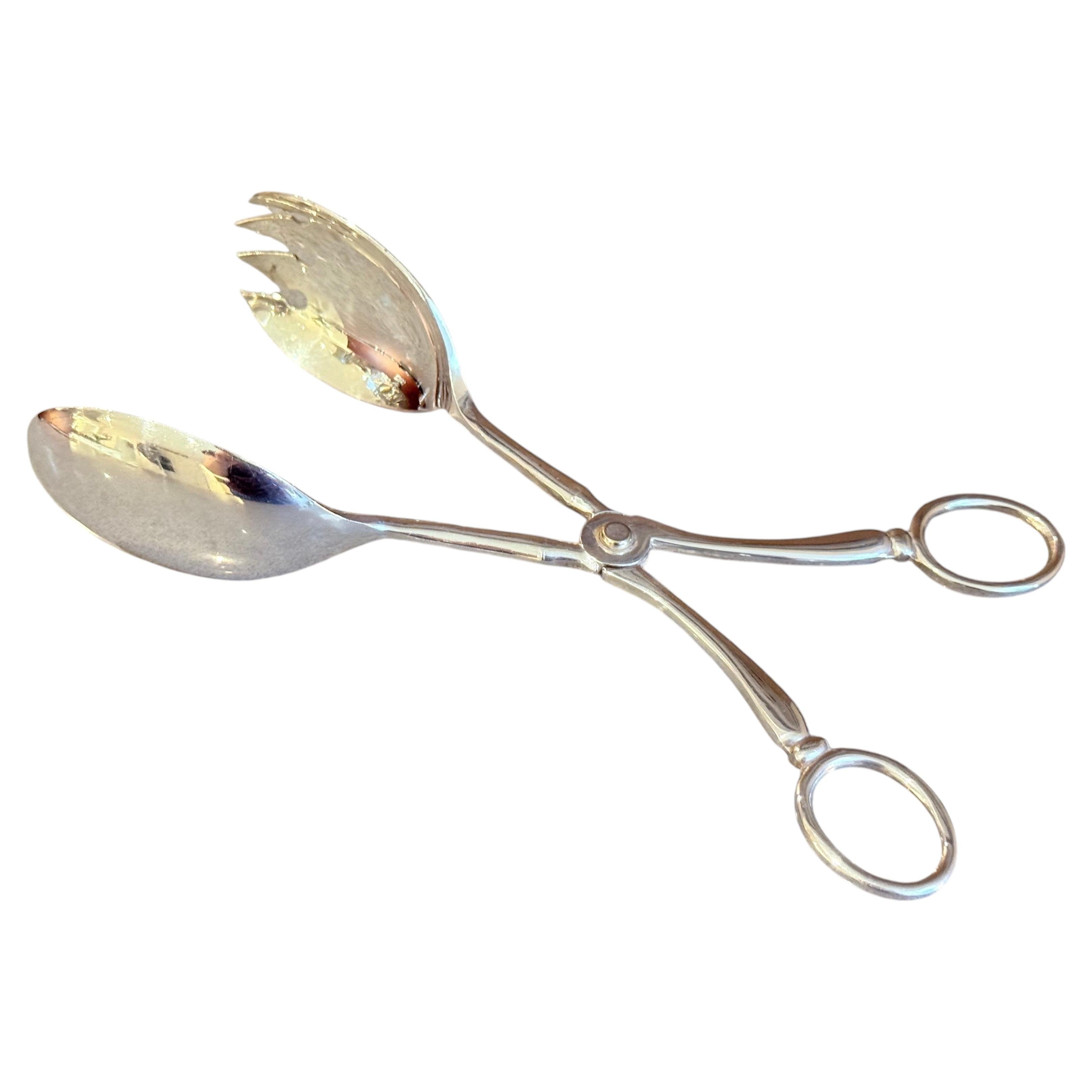What is the difference between a silver plate and a Sheffield plate?