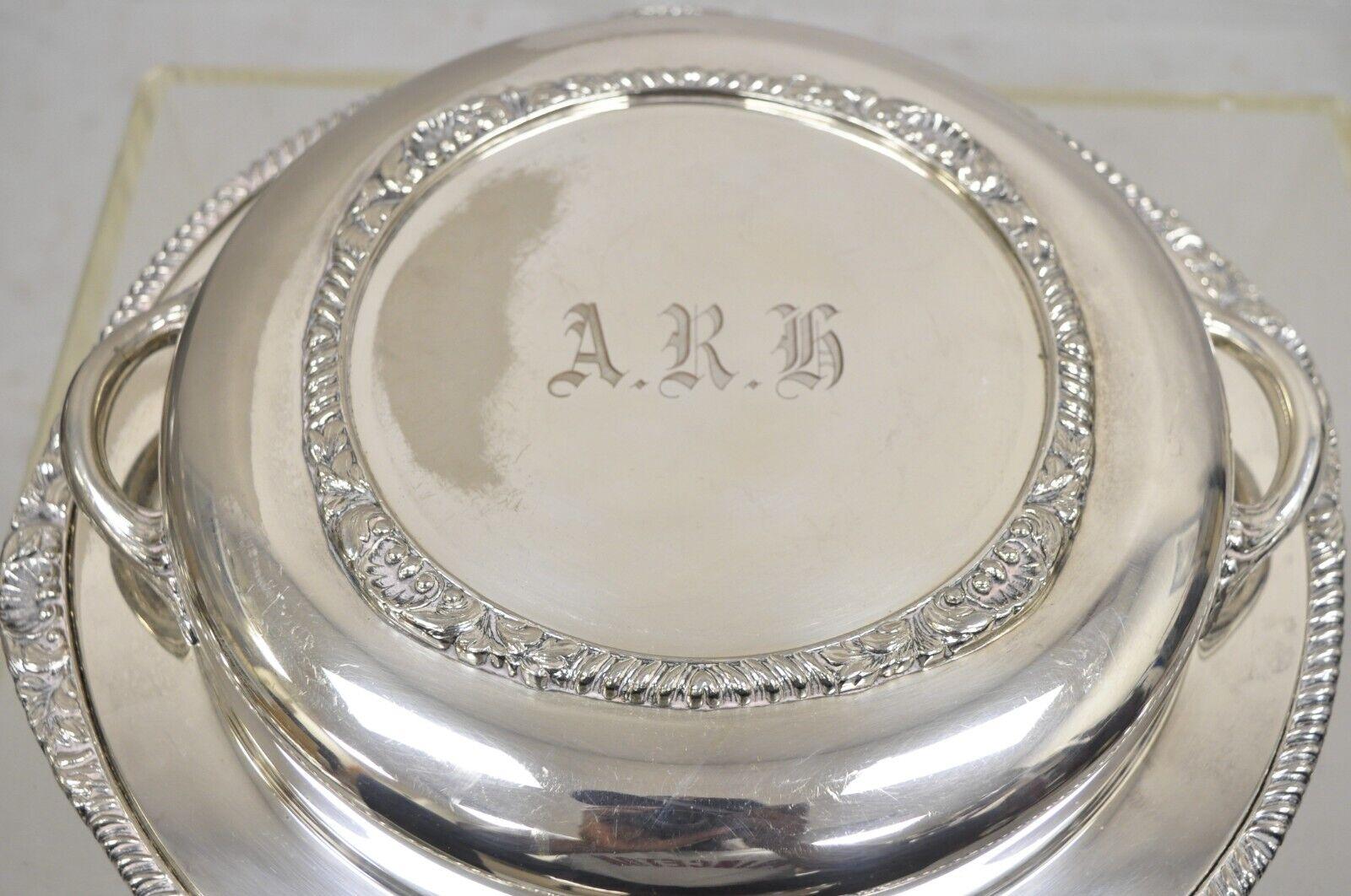 Vintage English Victorian EPC Silver Plated Lidded Dome Servierplatte graviert (Viktorianisch) im Angebot