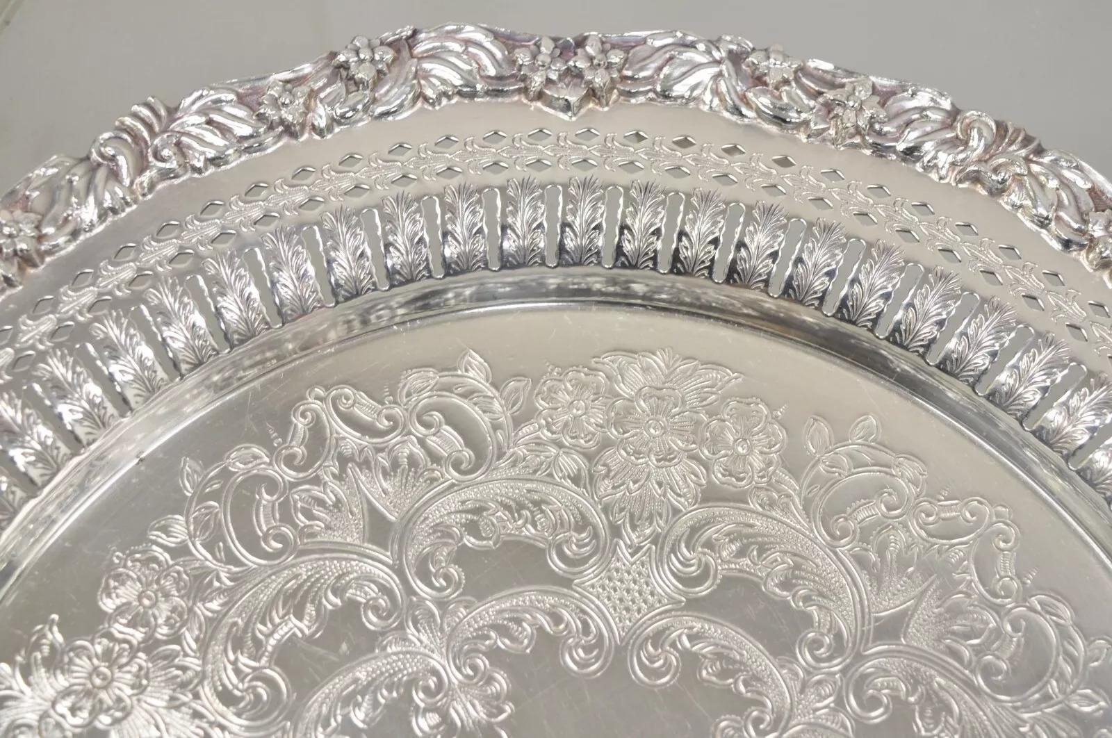 Bandeja redonda reticulada inglesa victoriana perforada de 12,5 pulg. en Bueno estado para la venta en Philadelphia, PA