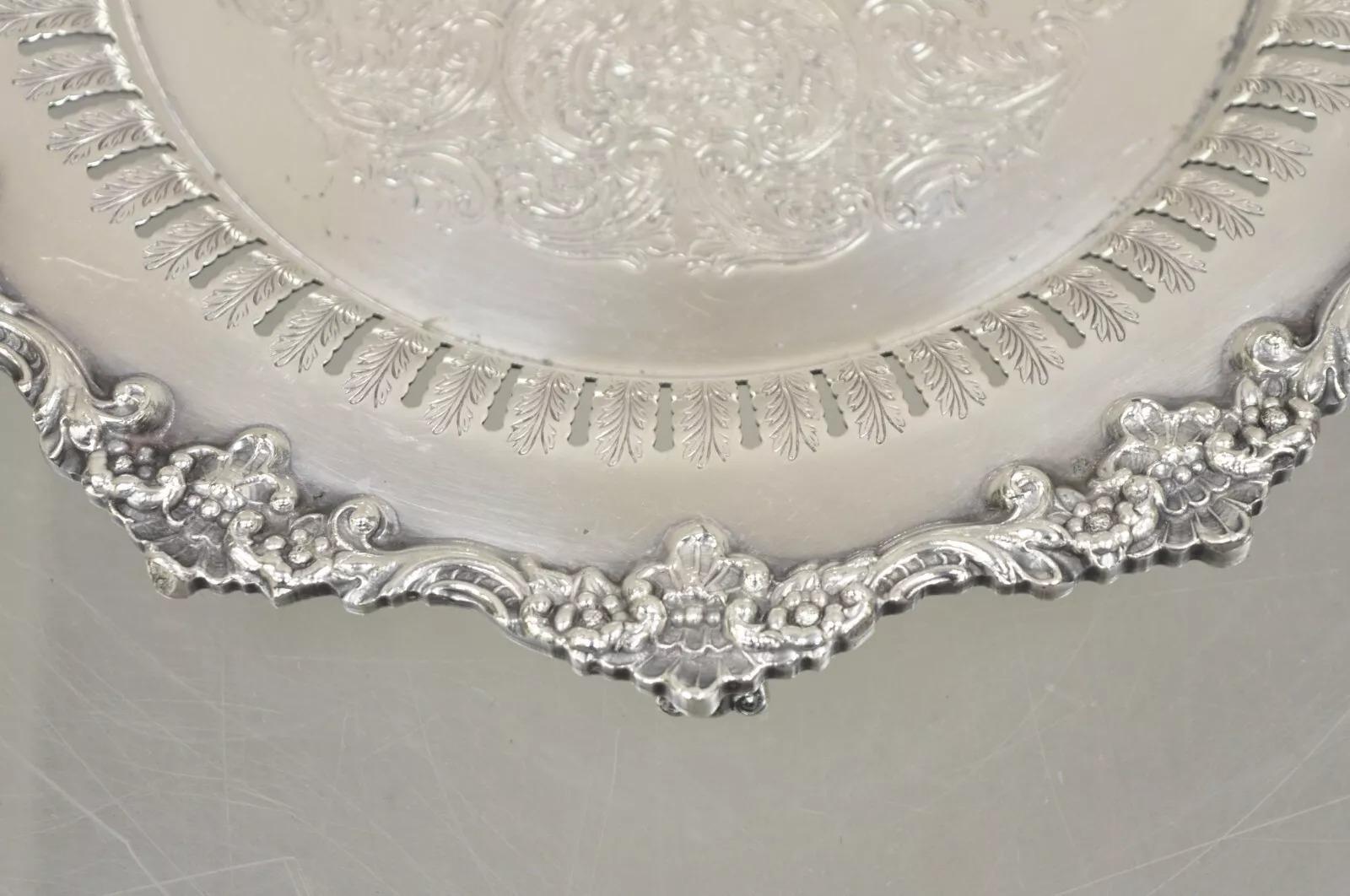 Vintage English Victorian Reticulated Silver Plated Round Footed Serviertablett (20. Jahrhundert) im Angebot