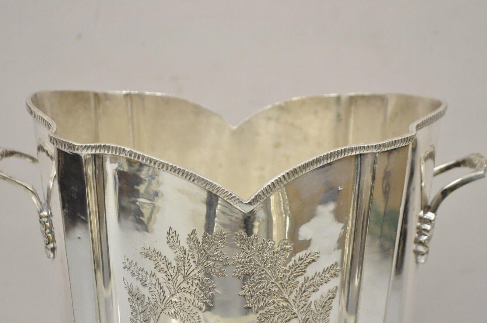 Seau à glace à champagne cannelé en métal argenté de style victorien anglais Bon état - En vente à Philadelphia, PA